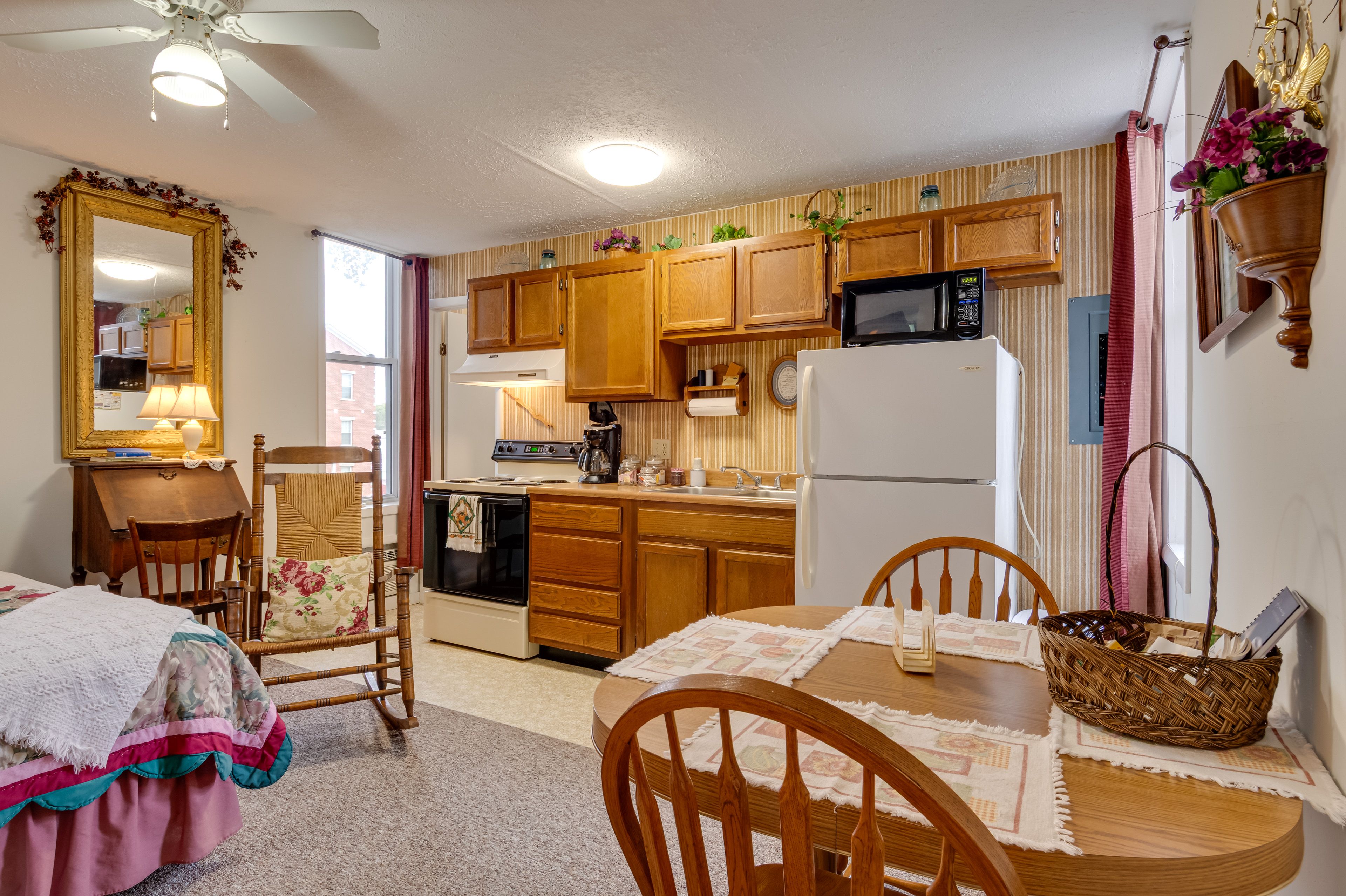 Delphi Vacation Rental | Studio | 1BA | 200 Sq Ft | Small Step to Enter