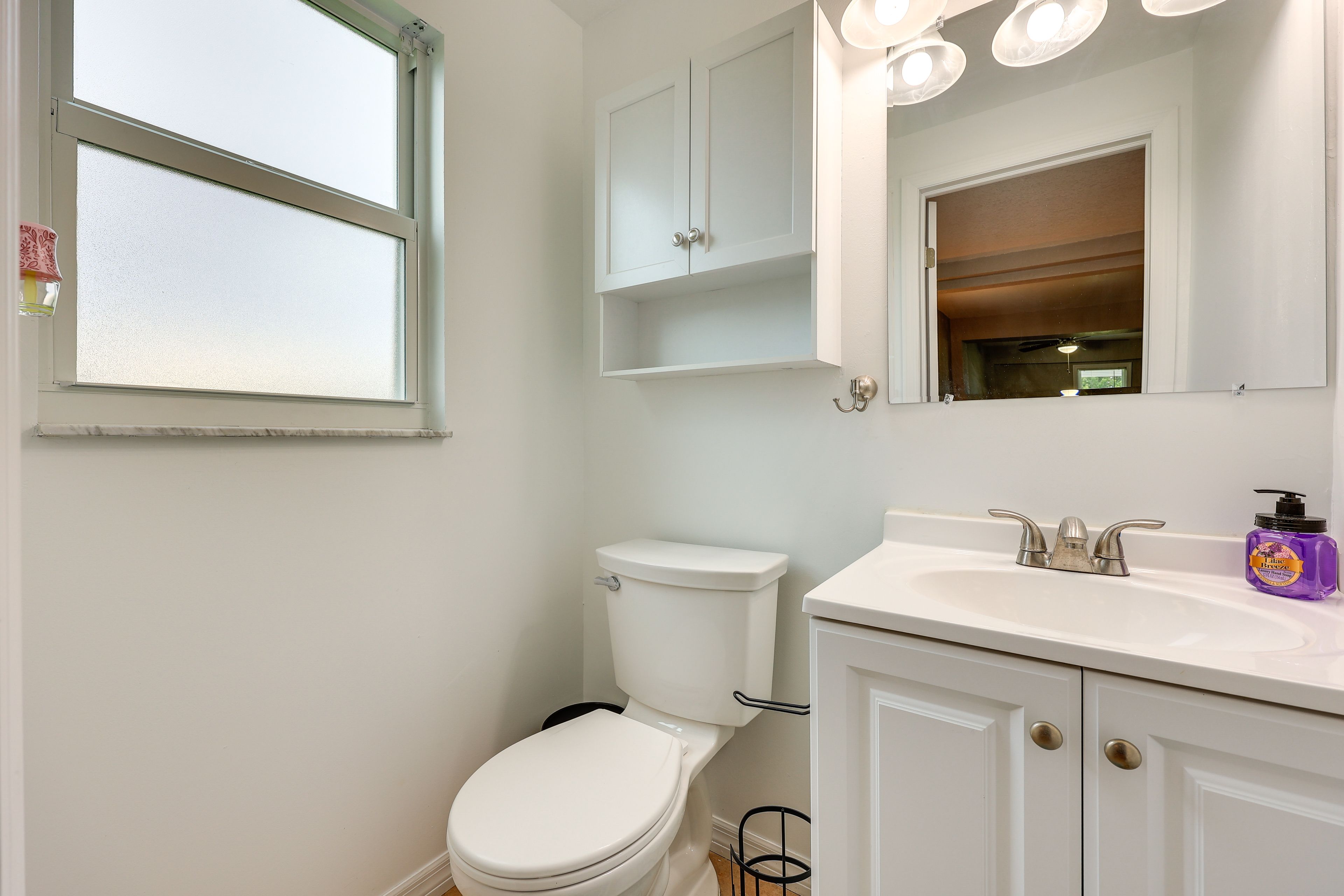 Half Bathroom | 1st Floor