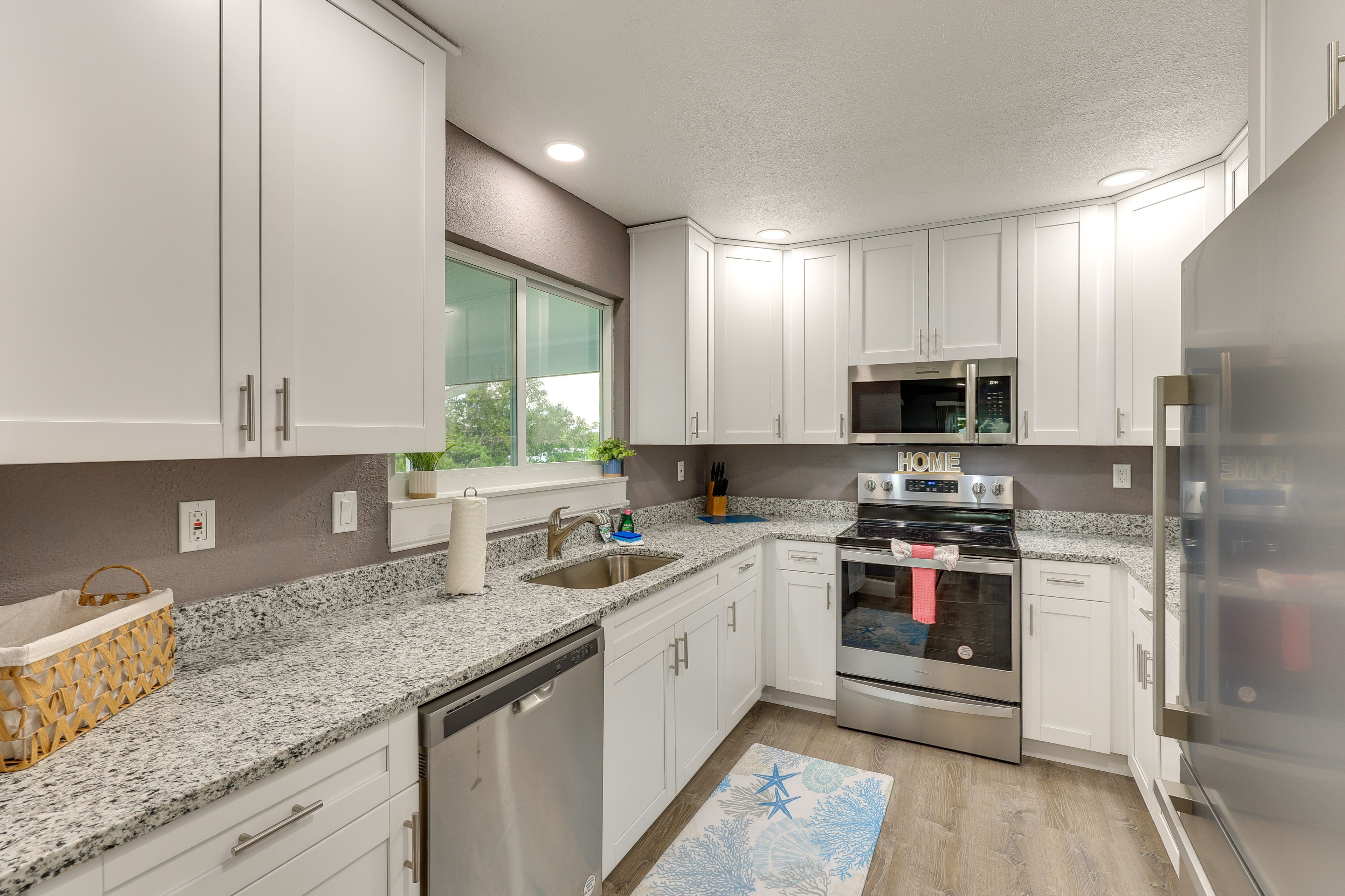 Kitchen | 2nd Floor | Blender | Toaster | Cooking Basics