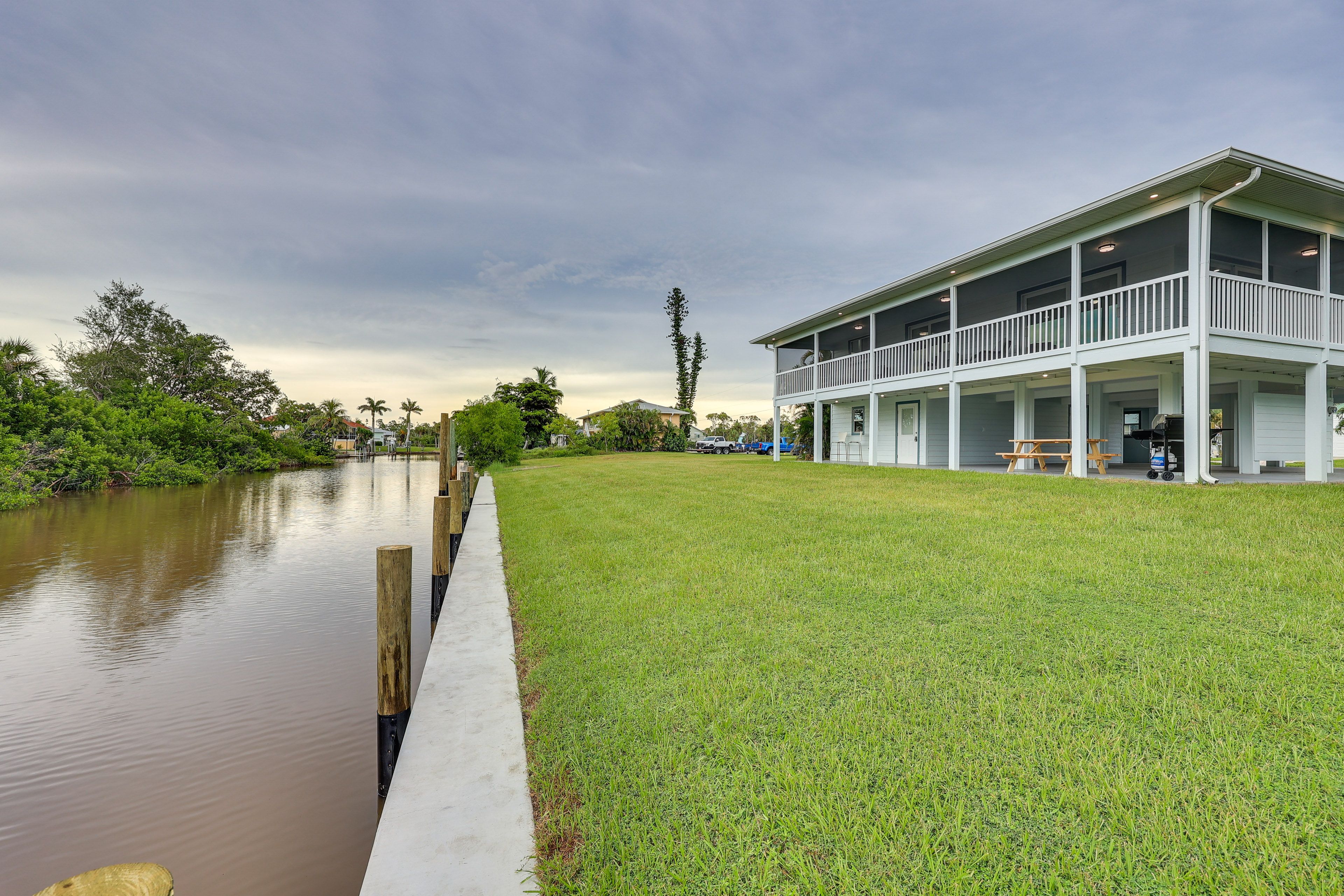 Backyard | Canal Access | 4 Mi to Charlotte Harbor Preserve State Park