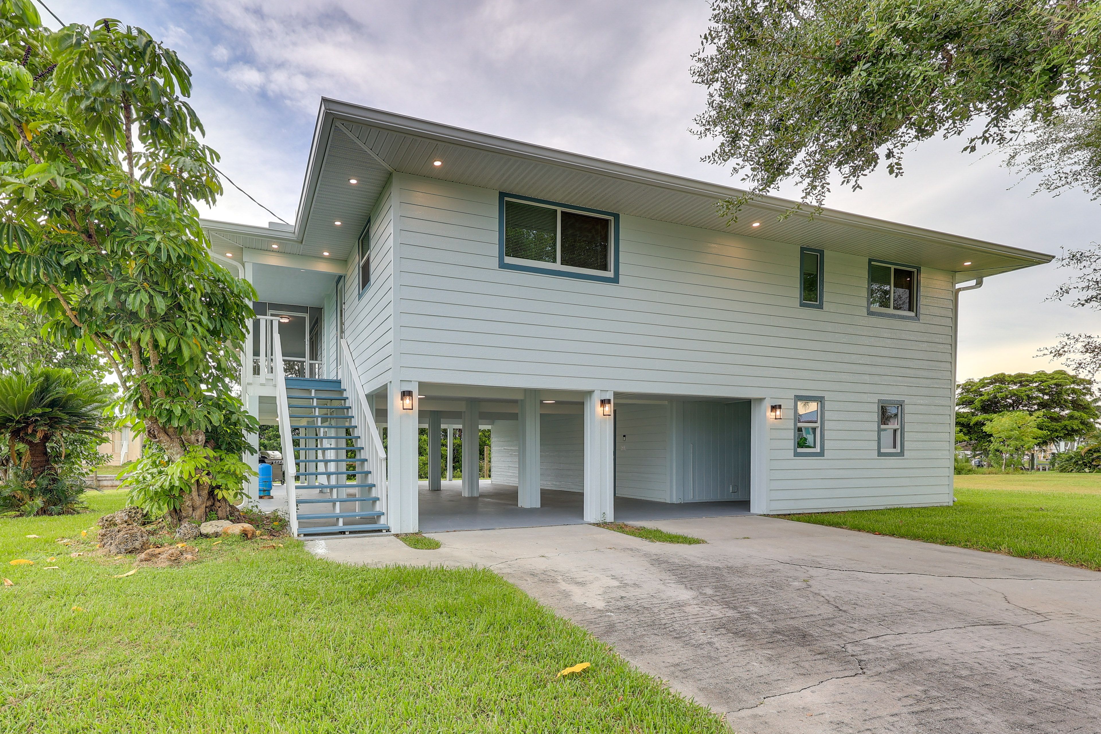 Parking | Carport (2 Vehicles) | Driveway (2 Vehicles)