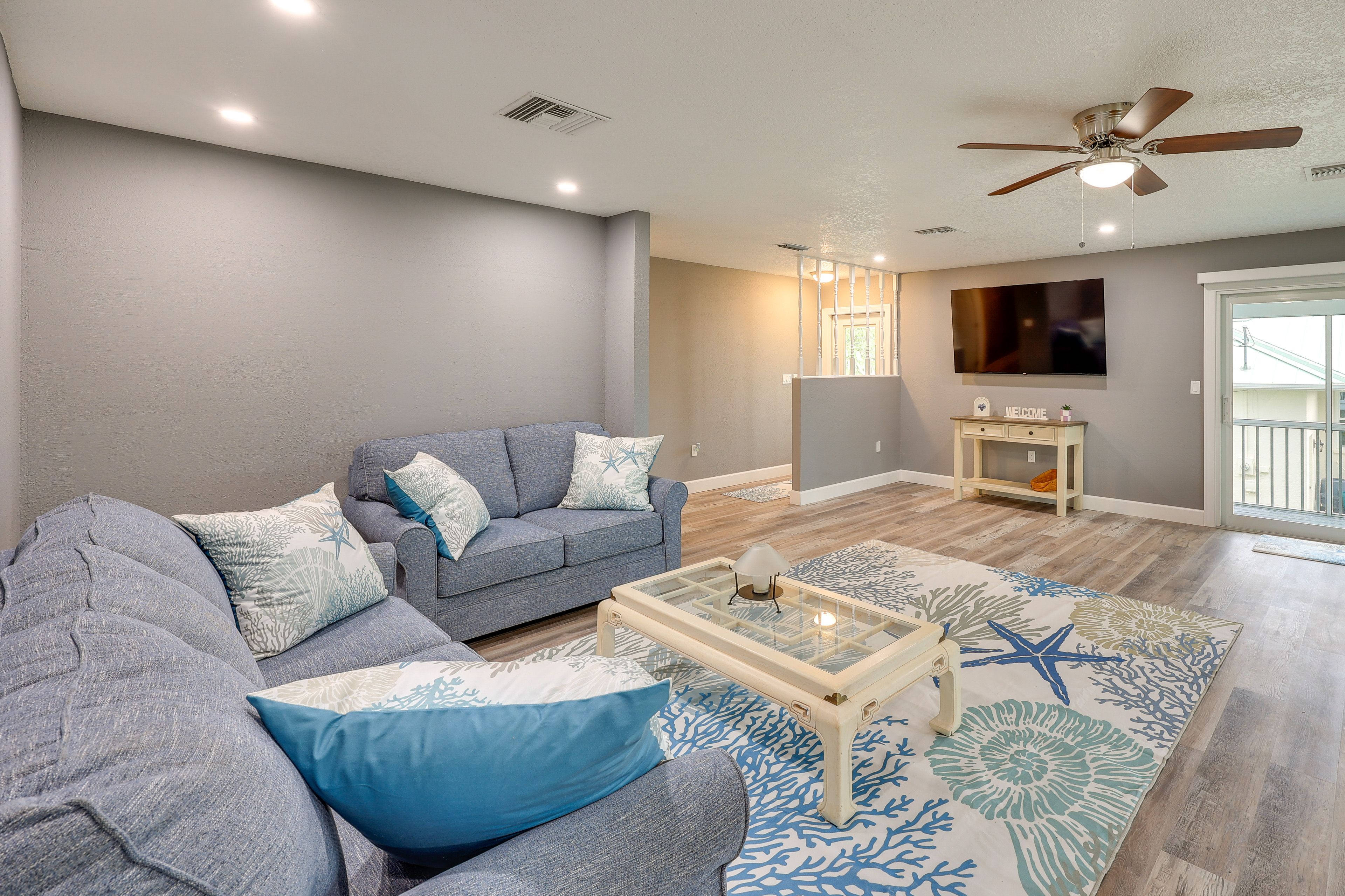 Living Room | 2nd Floor | Smart TV | Free WiFi