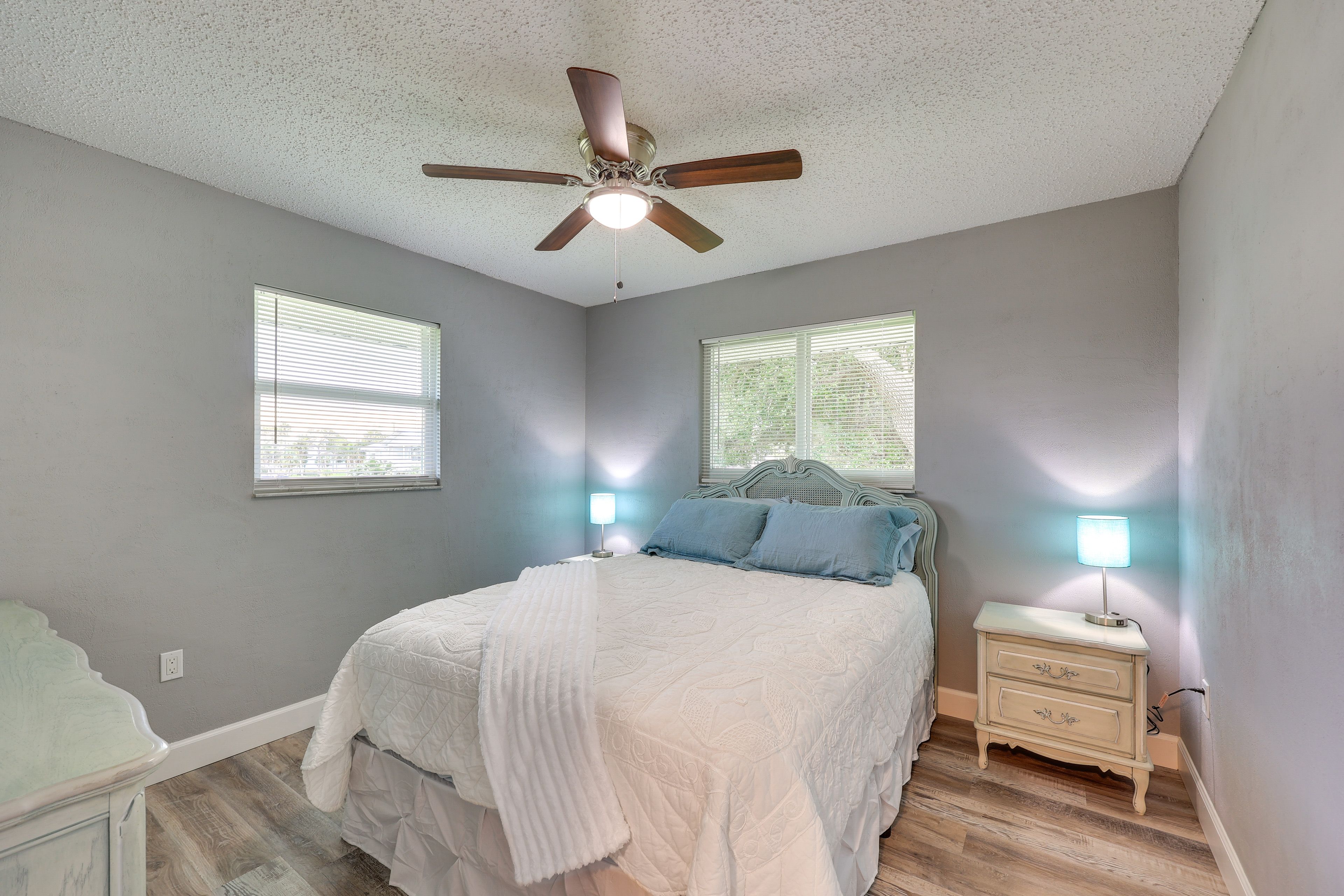 Bedroom 2 | 2nd Floor | Queen Bed | Smart TV