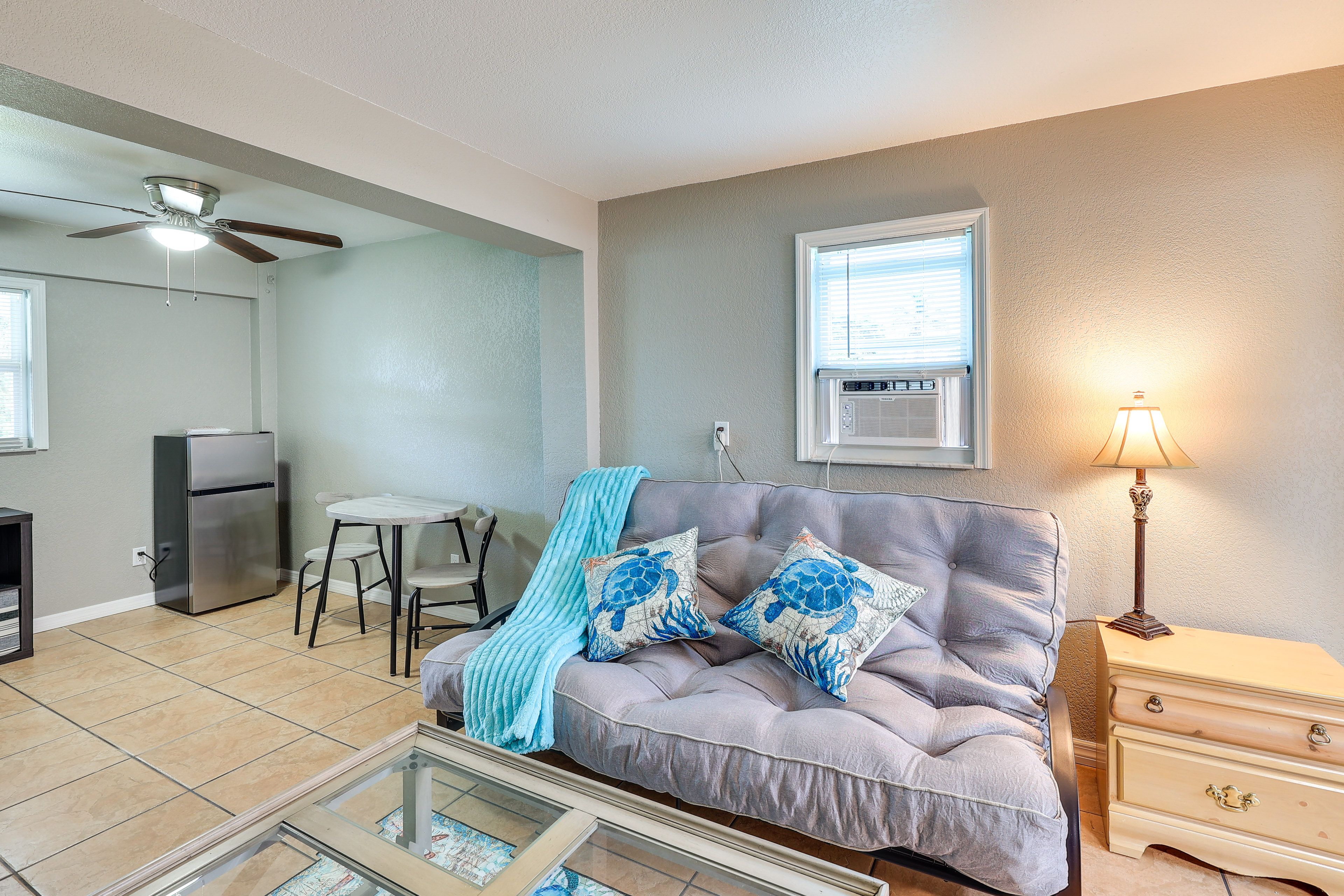 Den | 1st Floor | Queen Futon