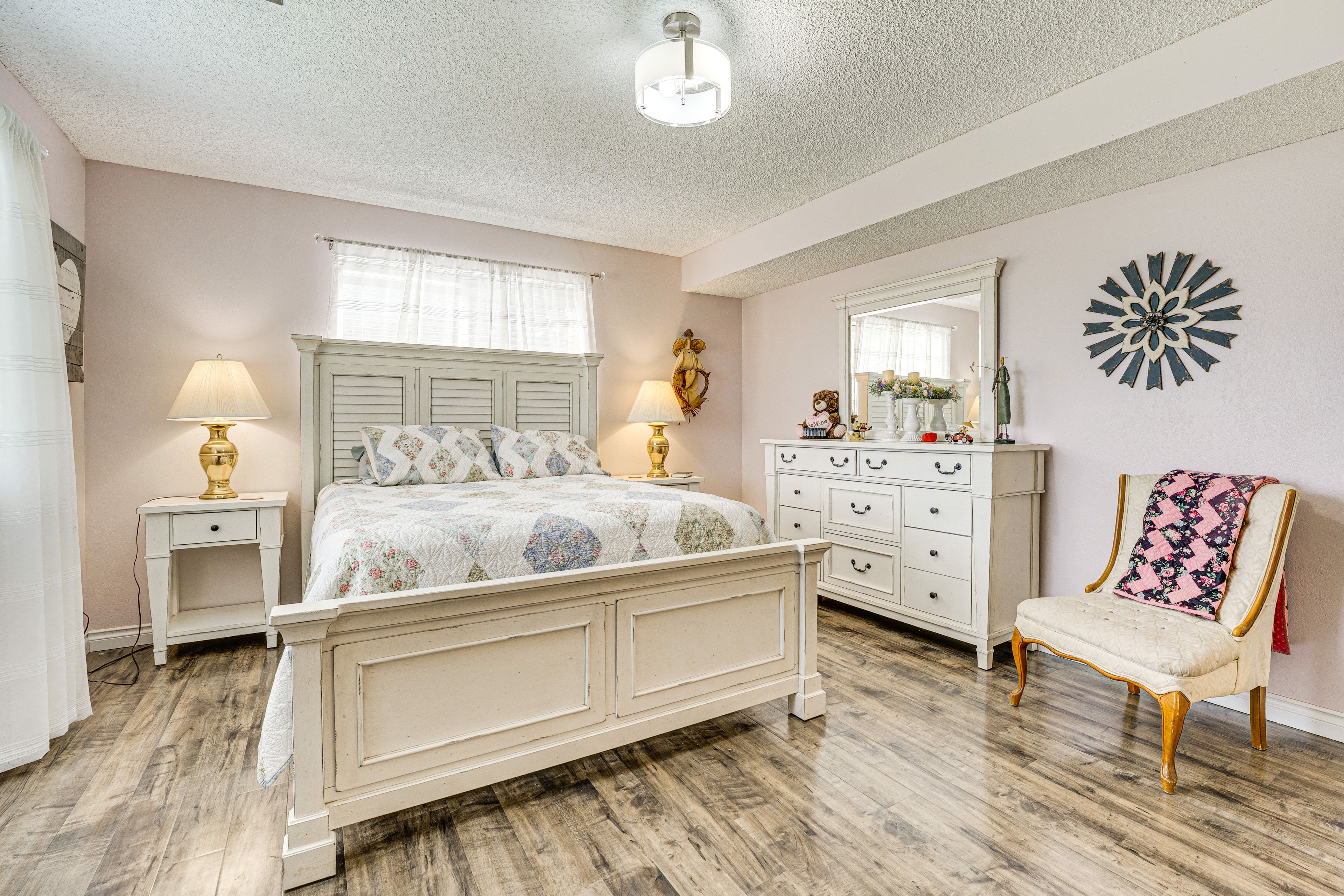 Bedroom 1 | Queen Bed | Linens Provided