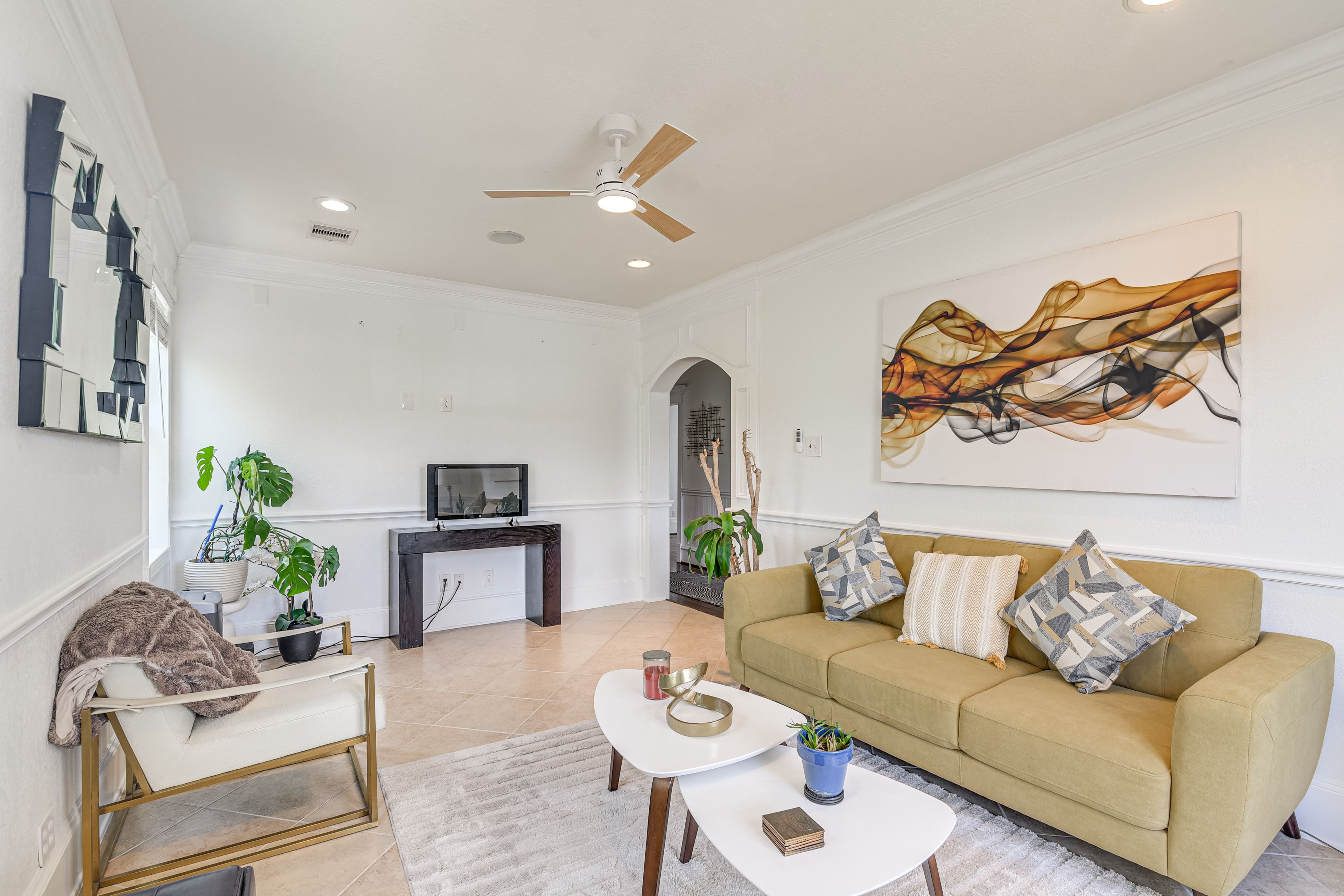 Living Room | Free WiFi
