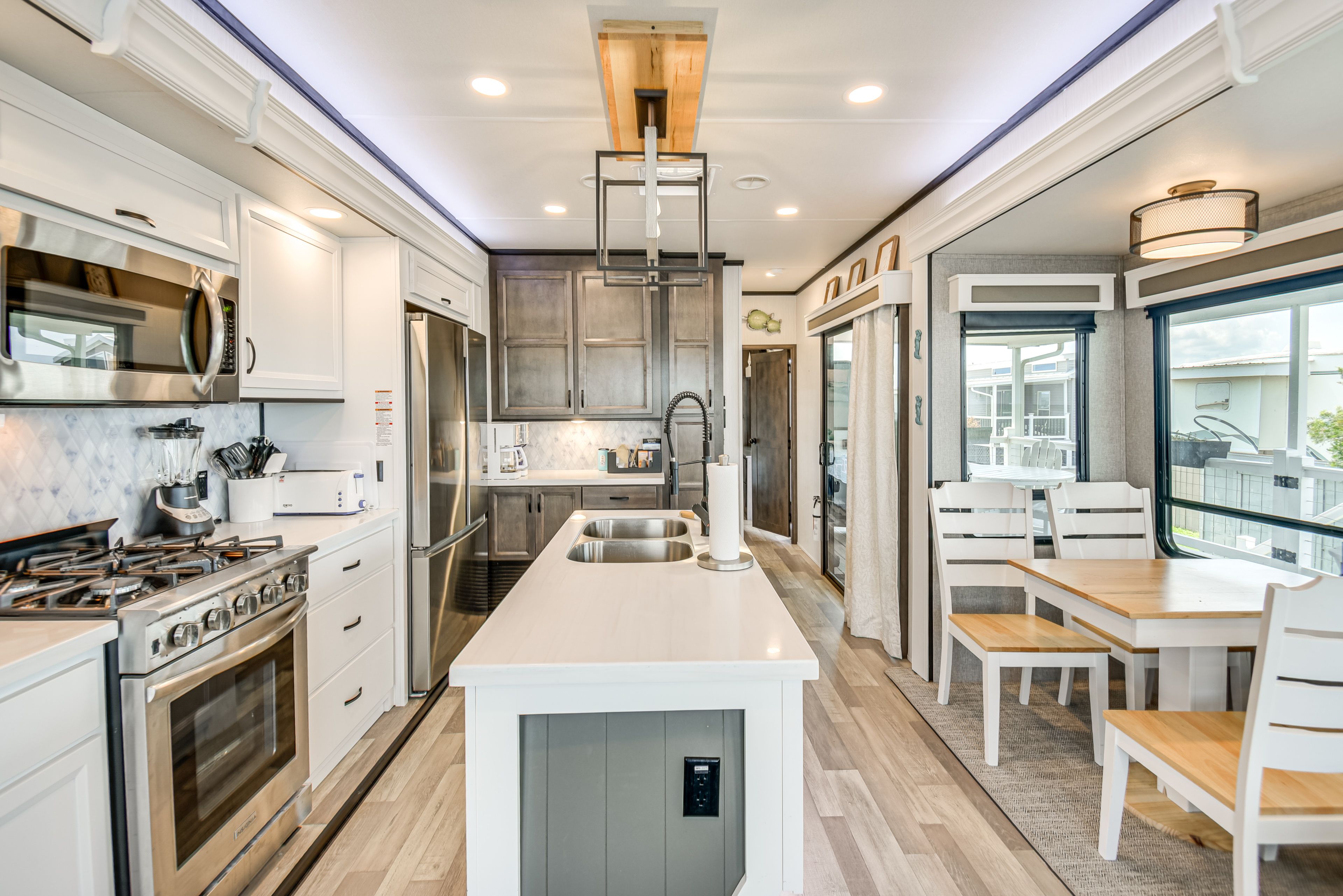 Dining Table | Kitchen