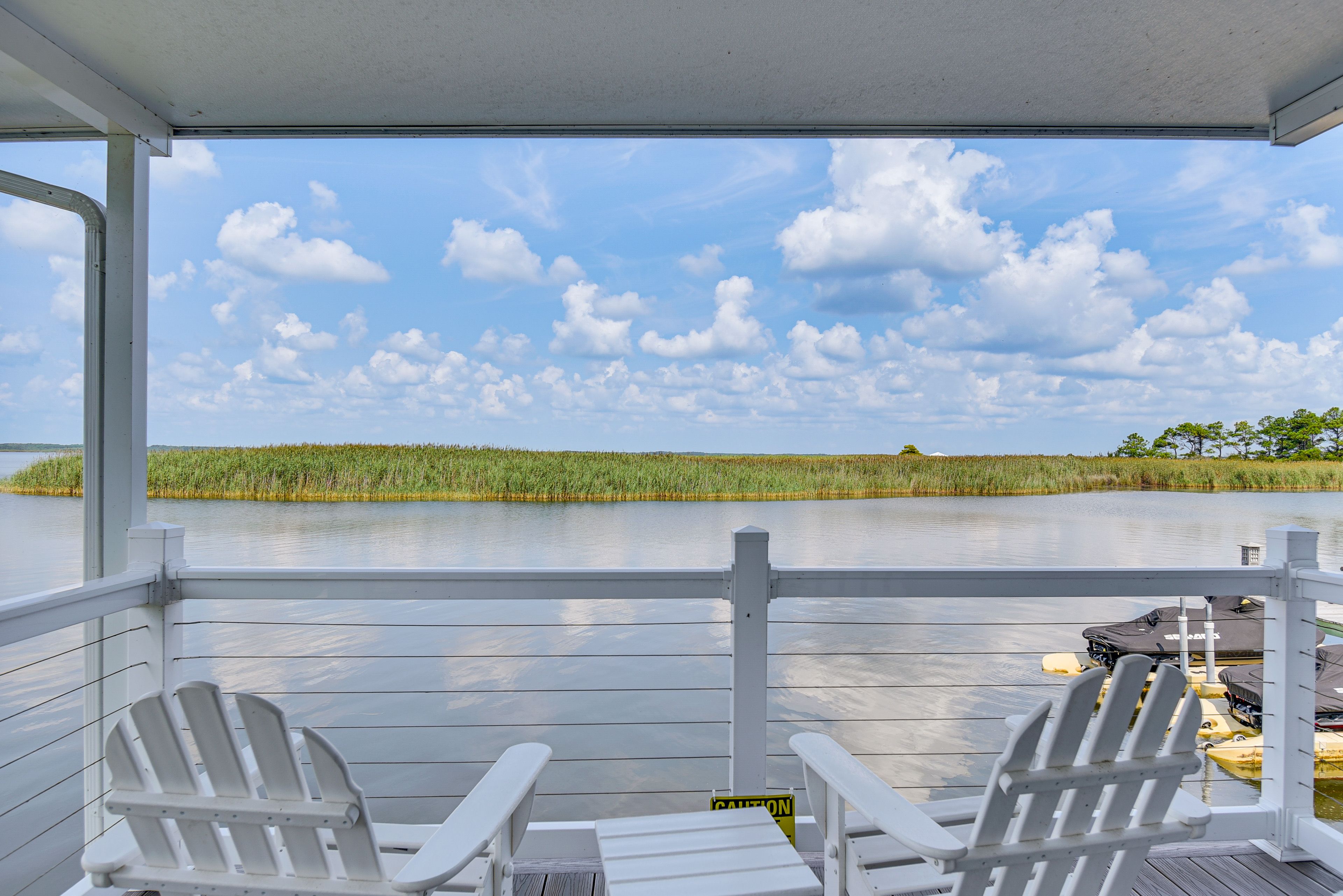 Cottage Exterior | Canal Views