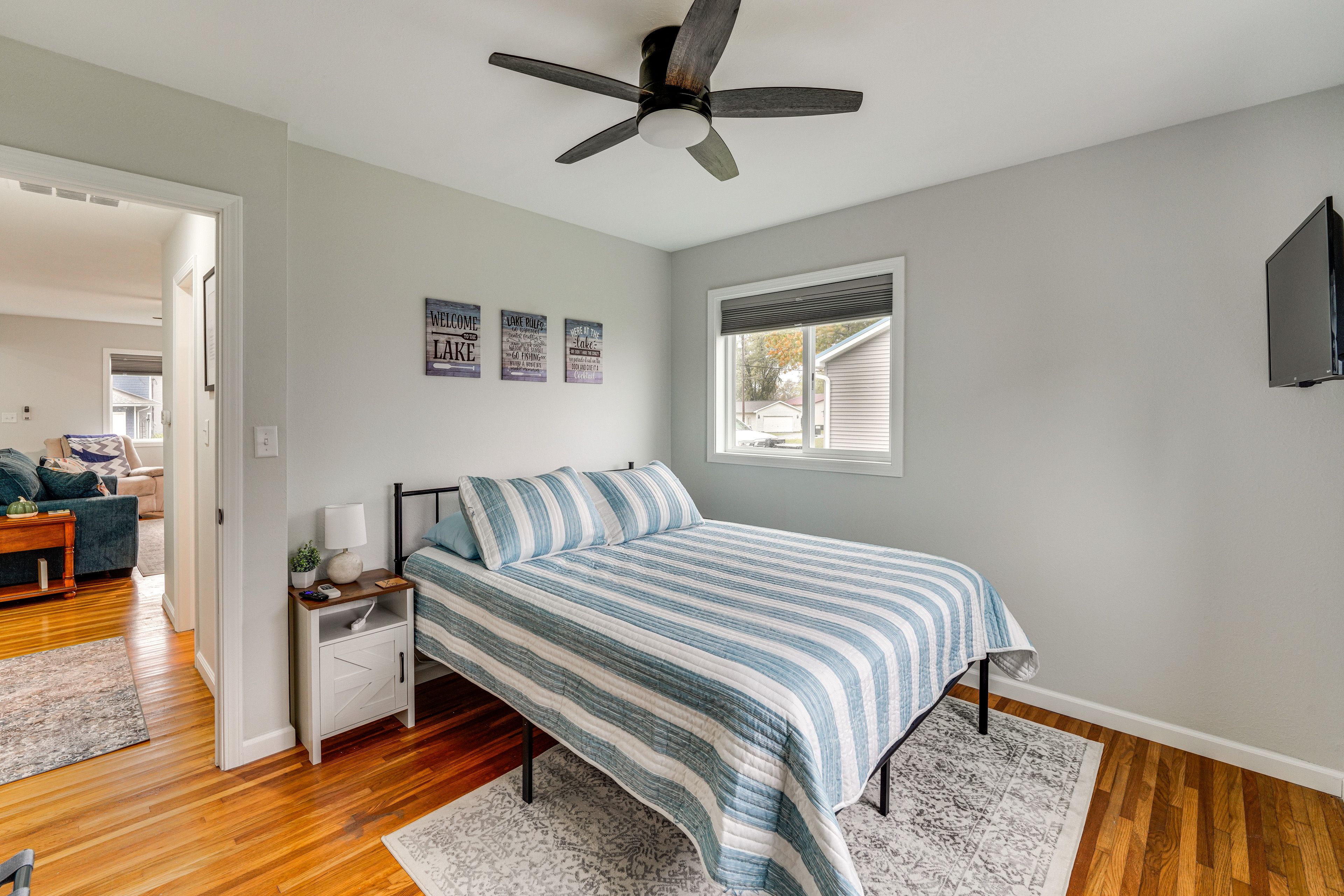 Bedroom 2 | Queen Bed | Smart TV