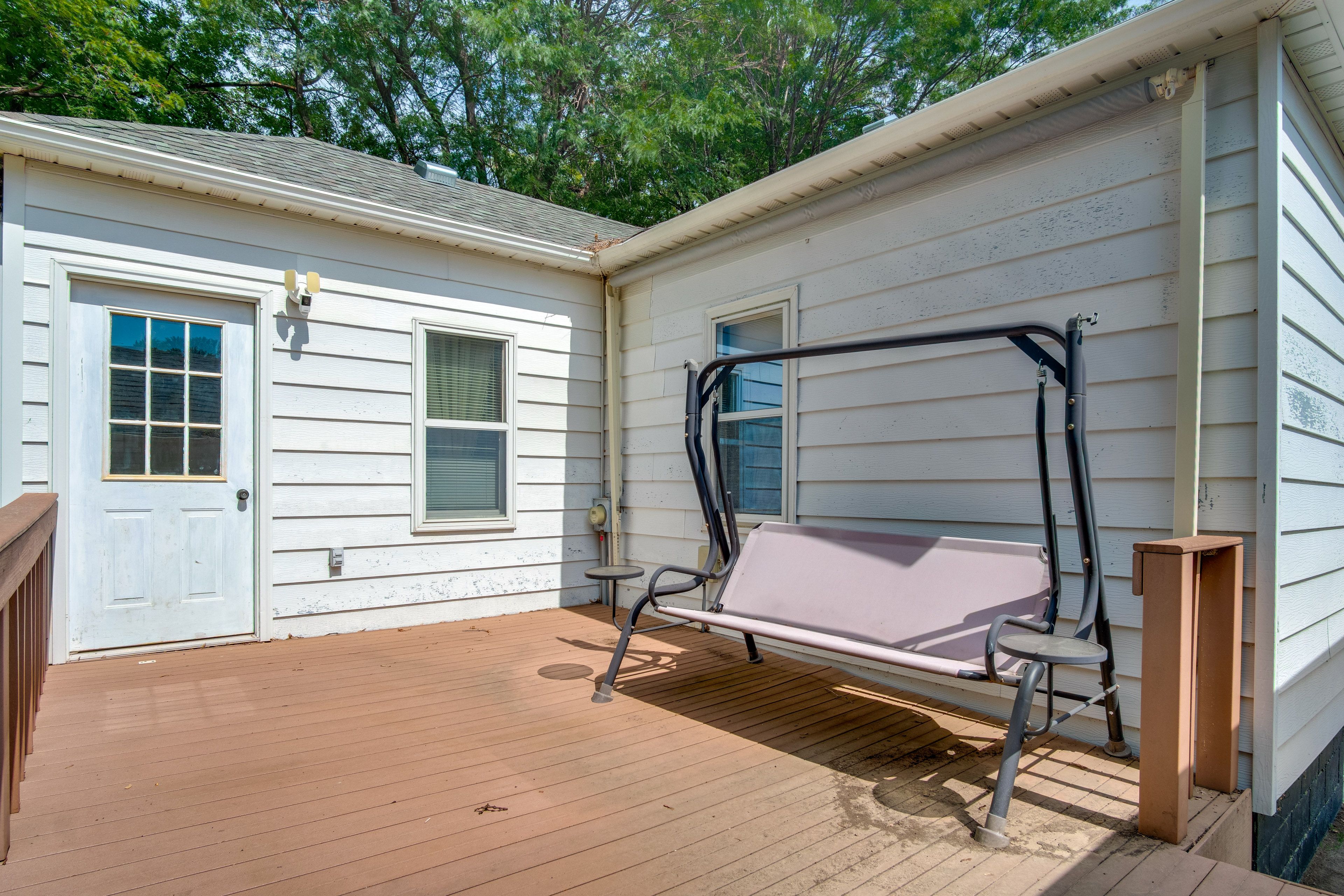 Deck | Outdoor Swing