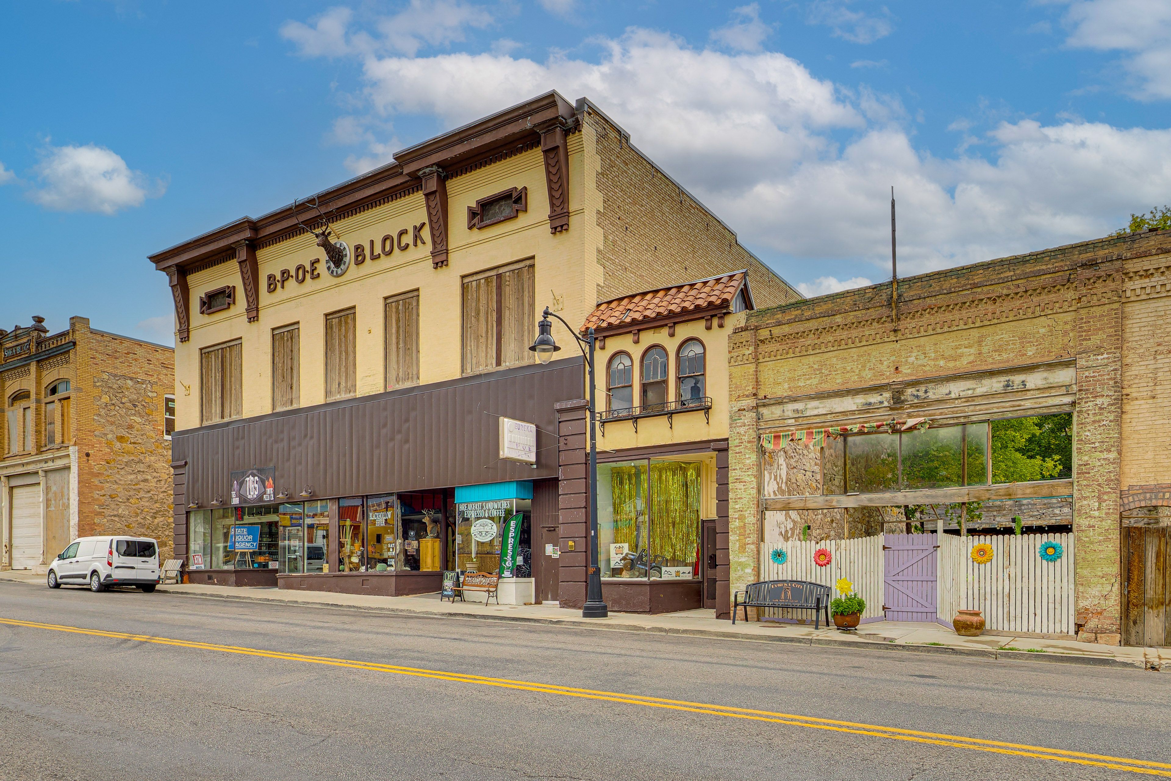 Main Street Location | Surrounding Area