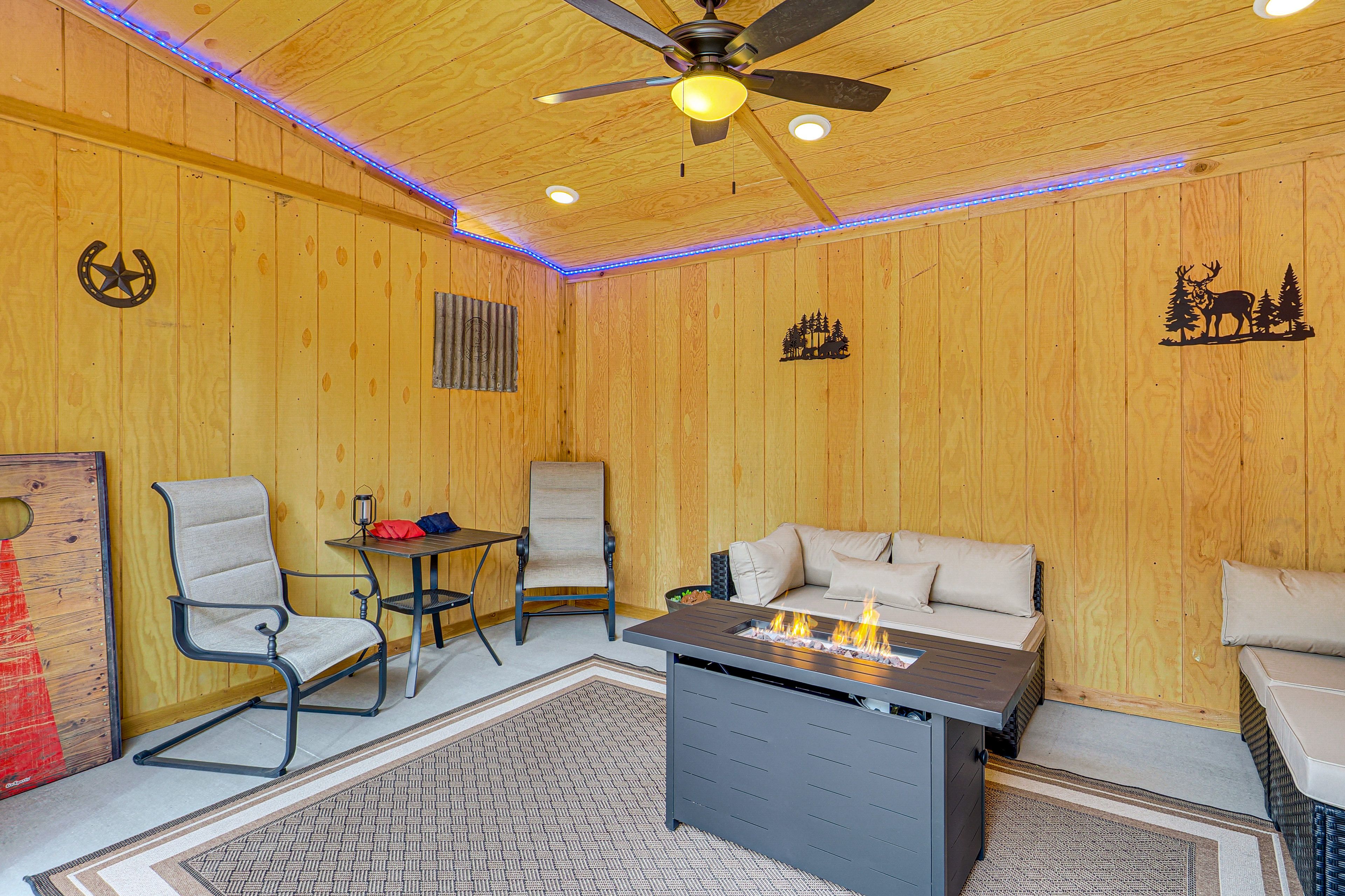 Gazebo | Propane Fire Pit | Cornhole