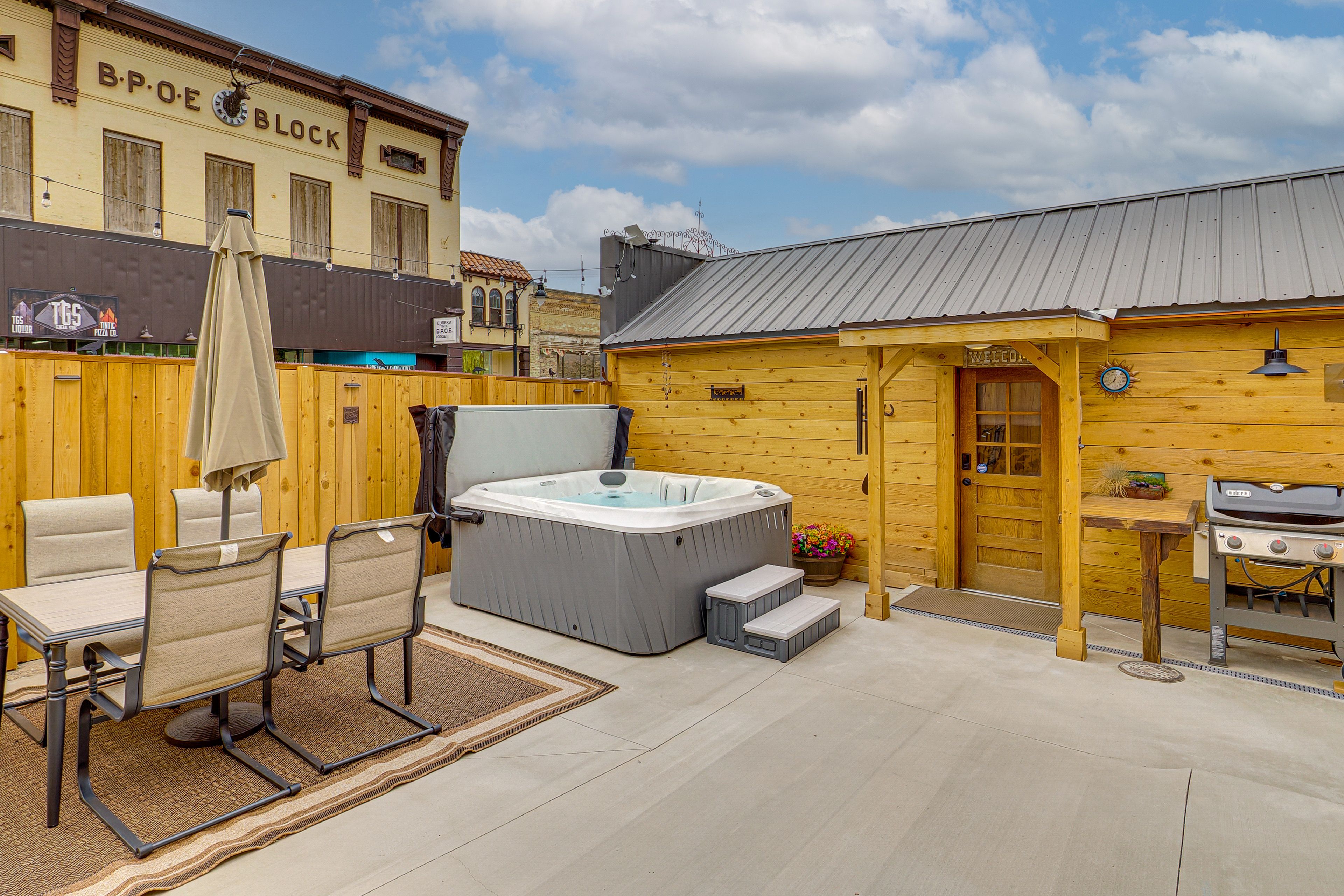 Private Patio | Hot Tub | Natural Gas Grill | Mountain Views