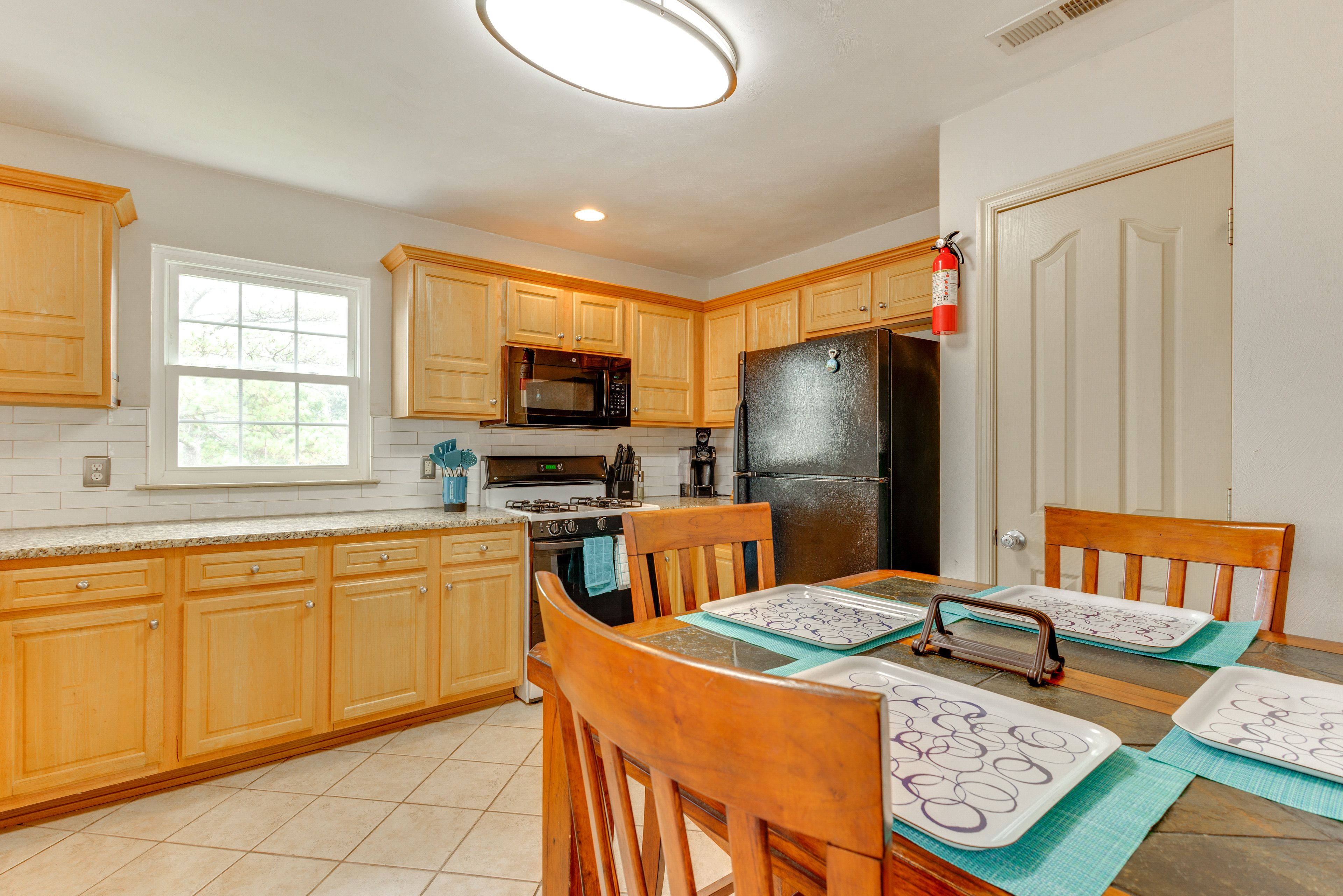 Dining Area | Dishware/Flatware