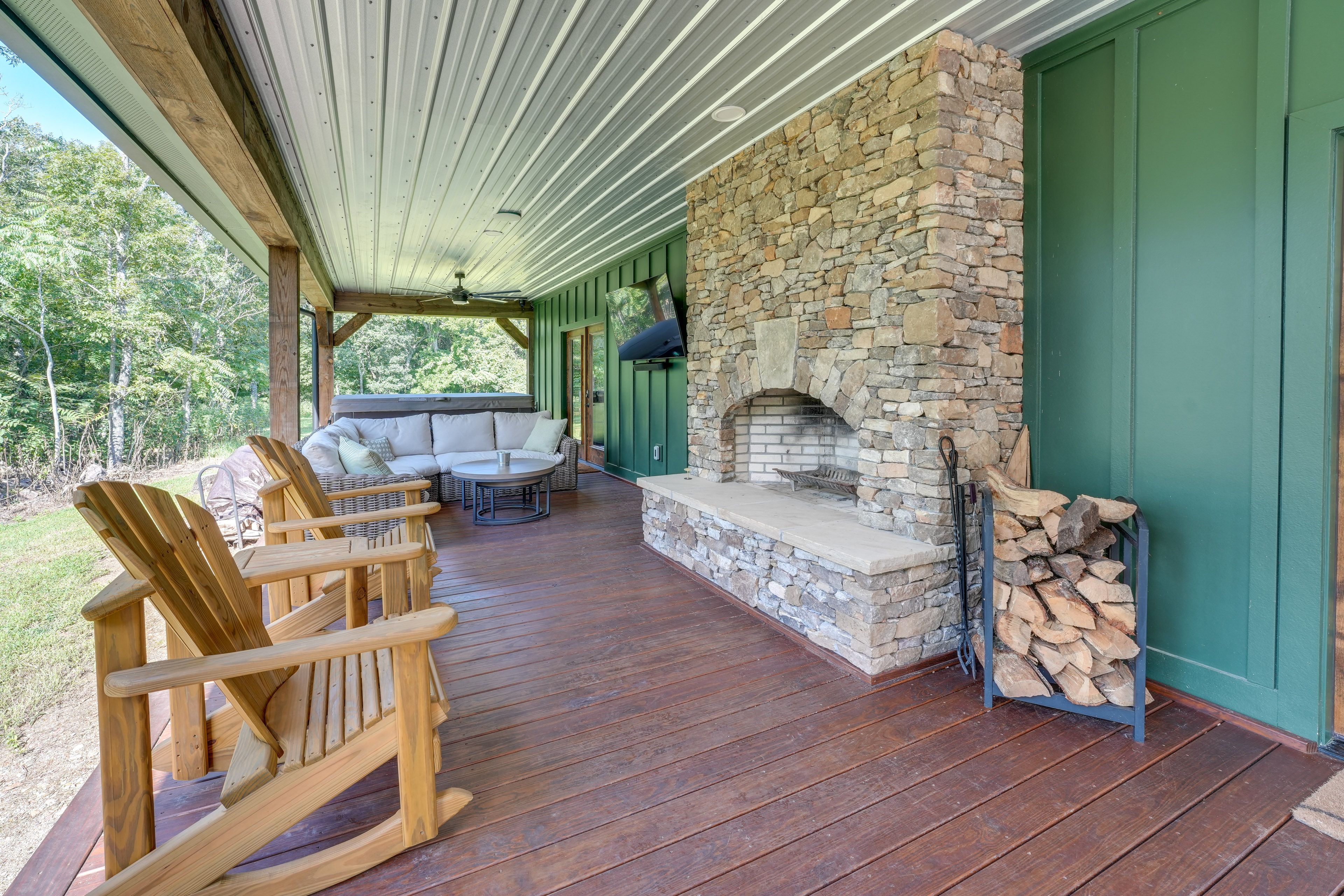Covered Deck | Outdoor Seating