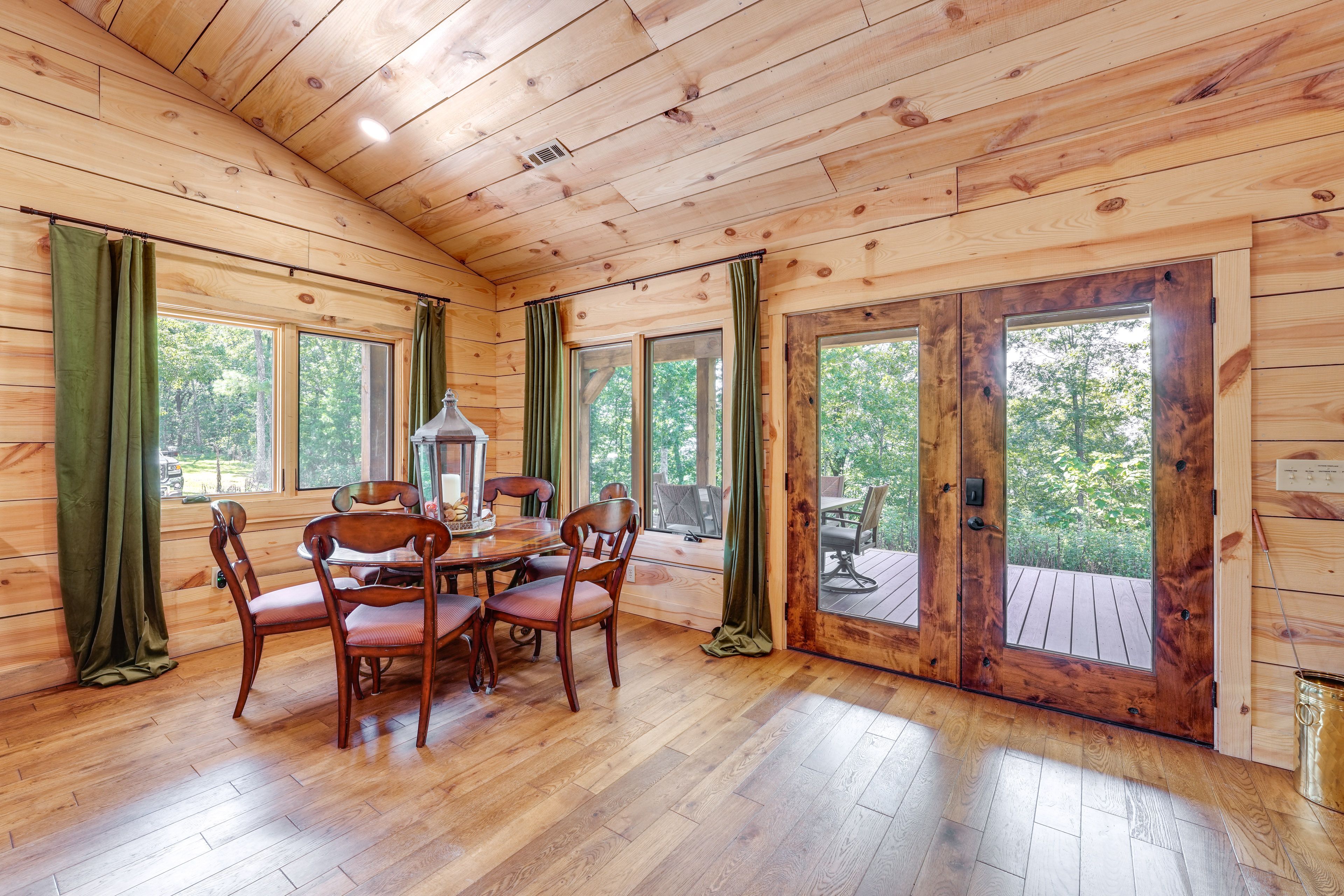 Dining Area | 1st Floor