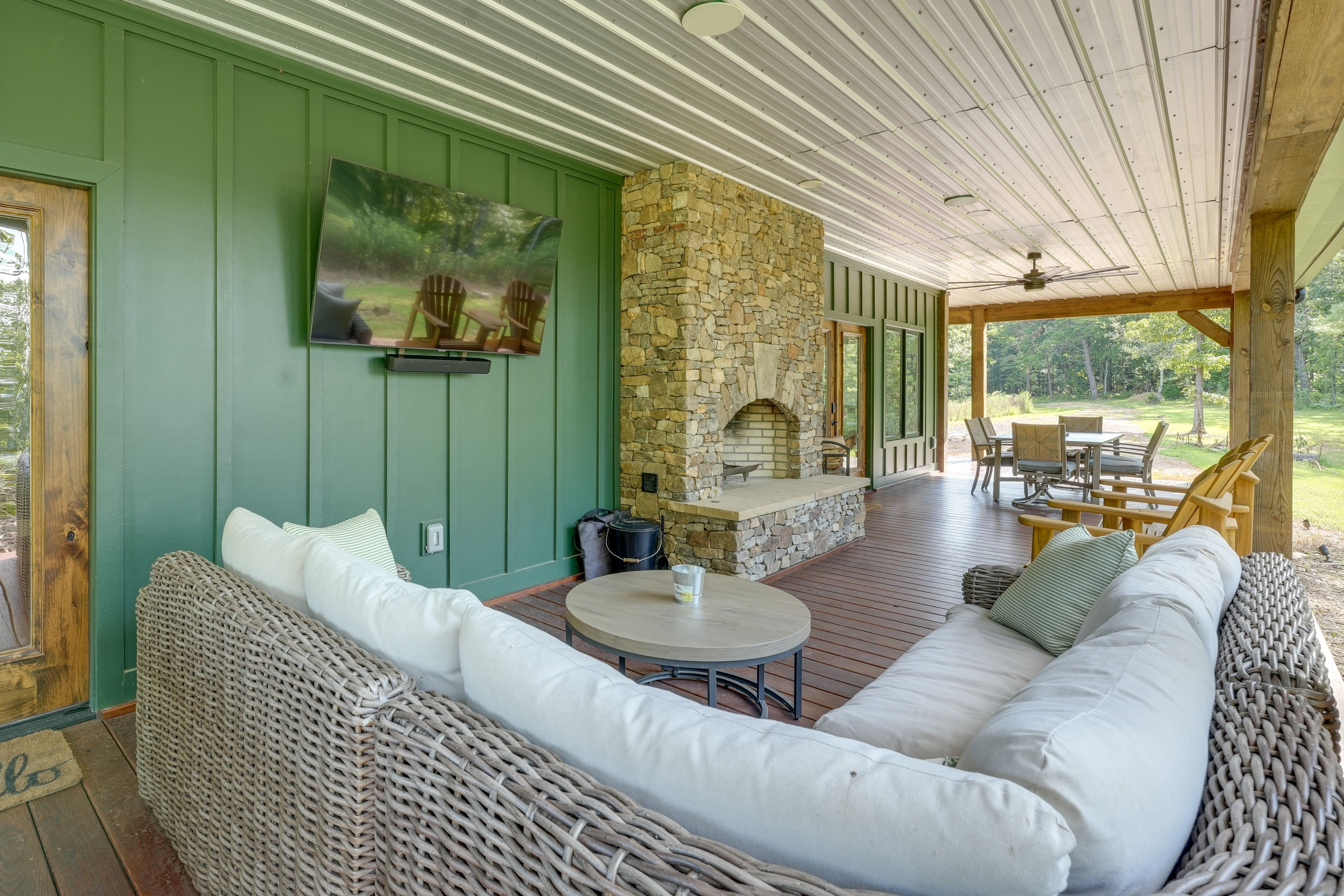 Covered Deck | Outdoor Fireplace | Hot Tub | Smart TV