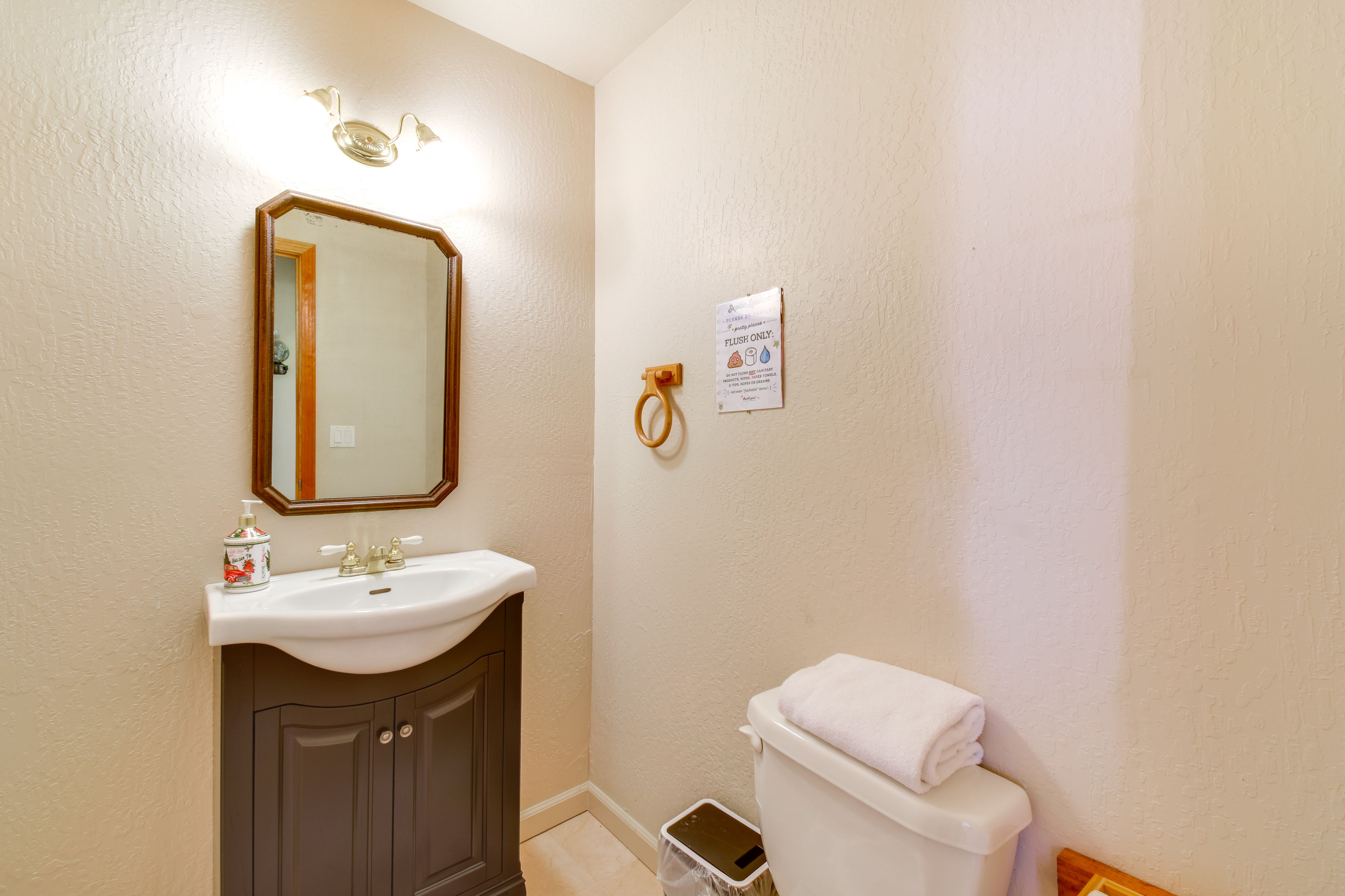 Half Bathroom | 1st Floor