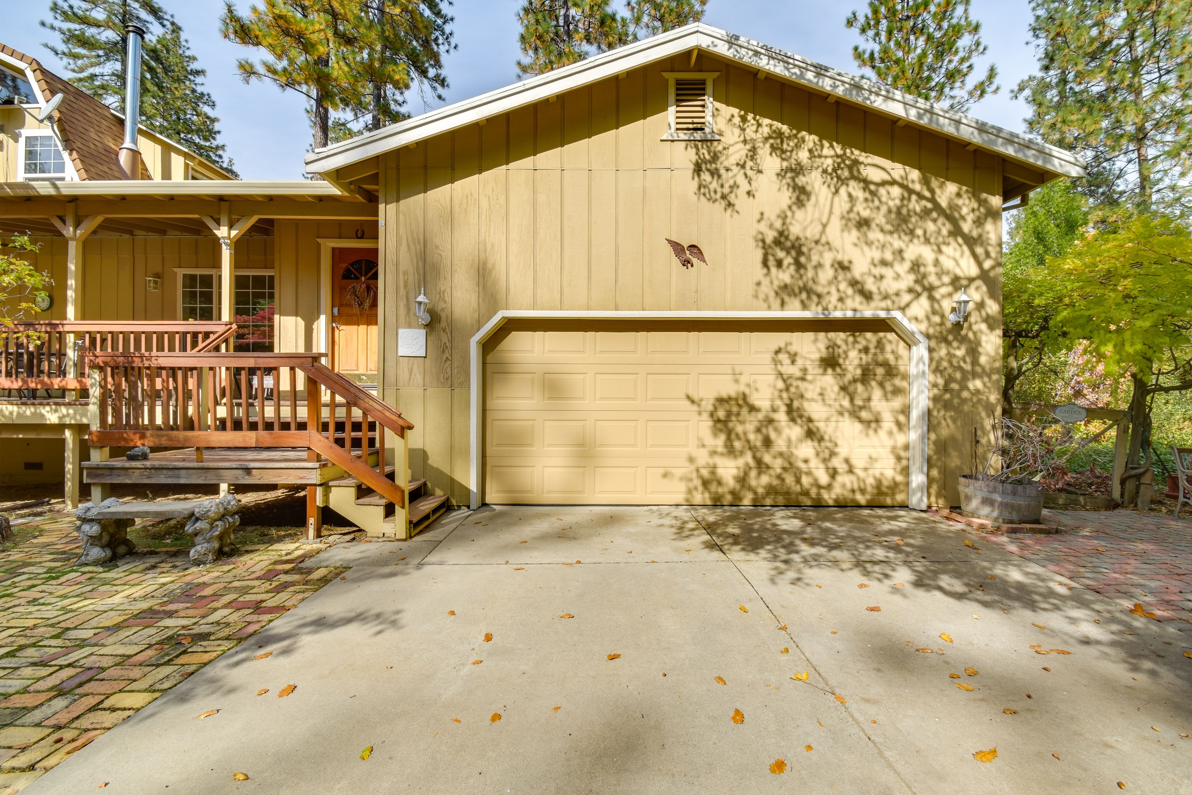 Parking | Driveway (4 Vehicles)