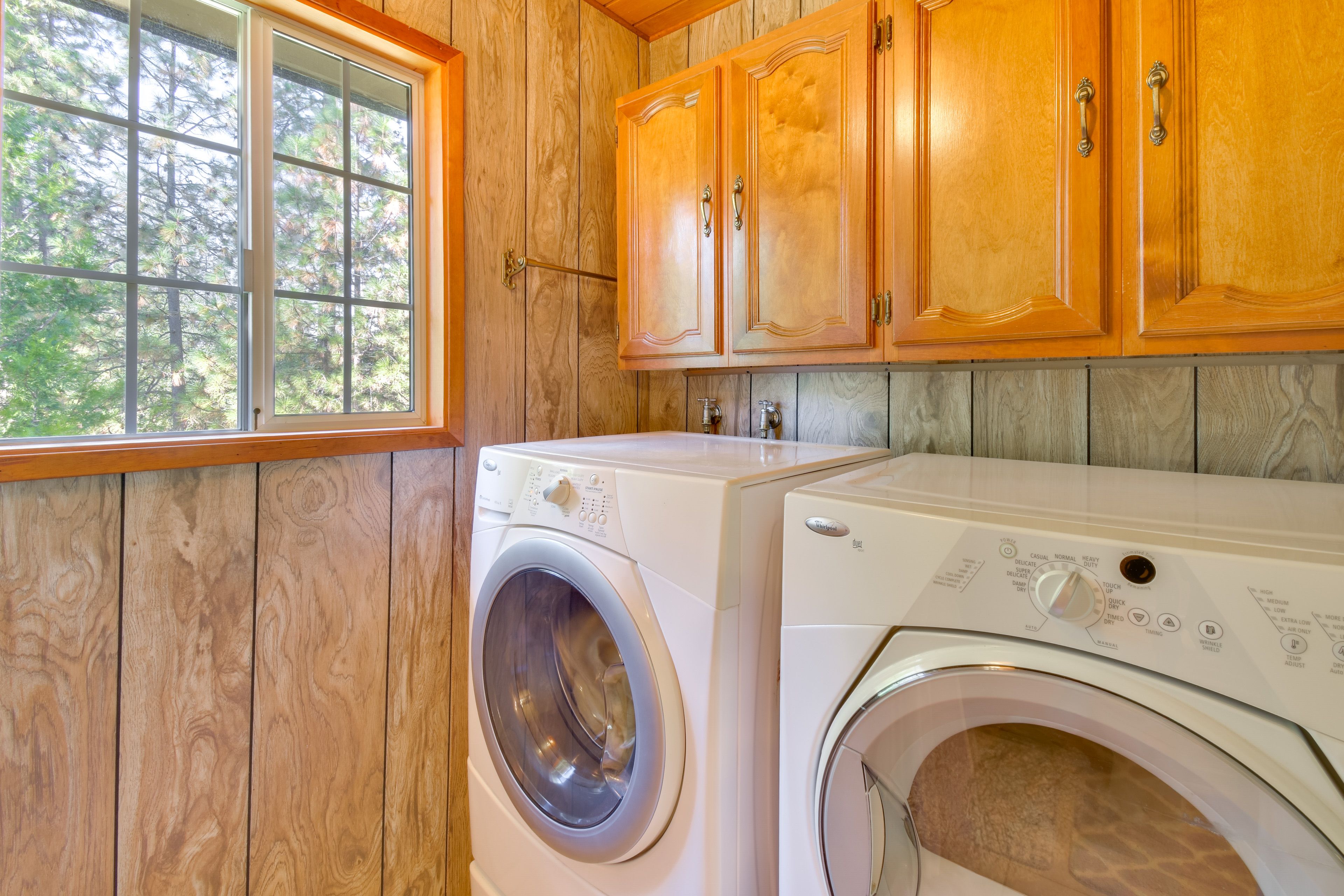 Laundry Room | Washer & Dryer