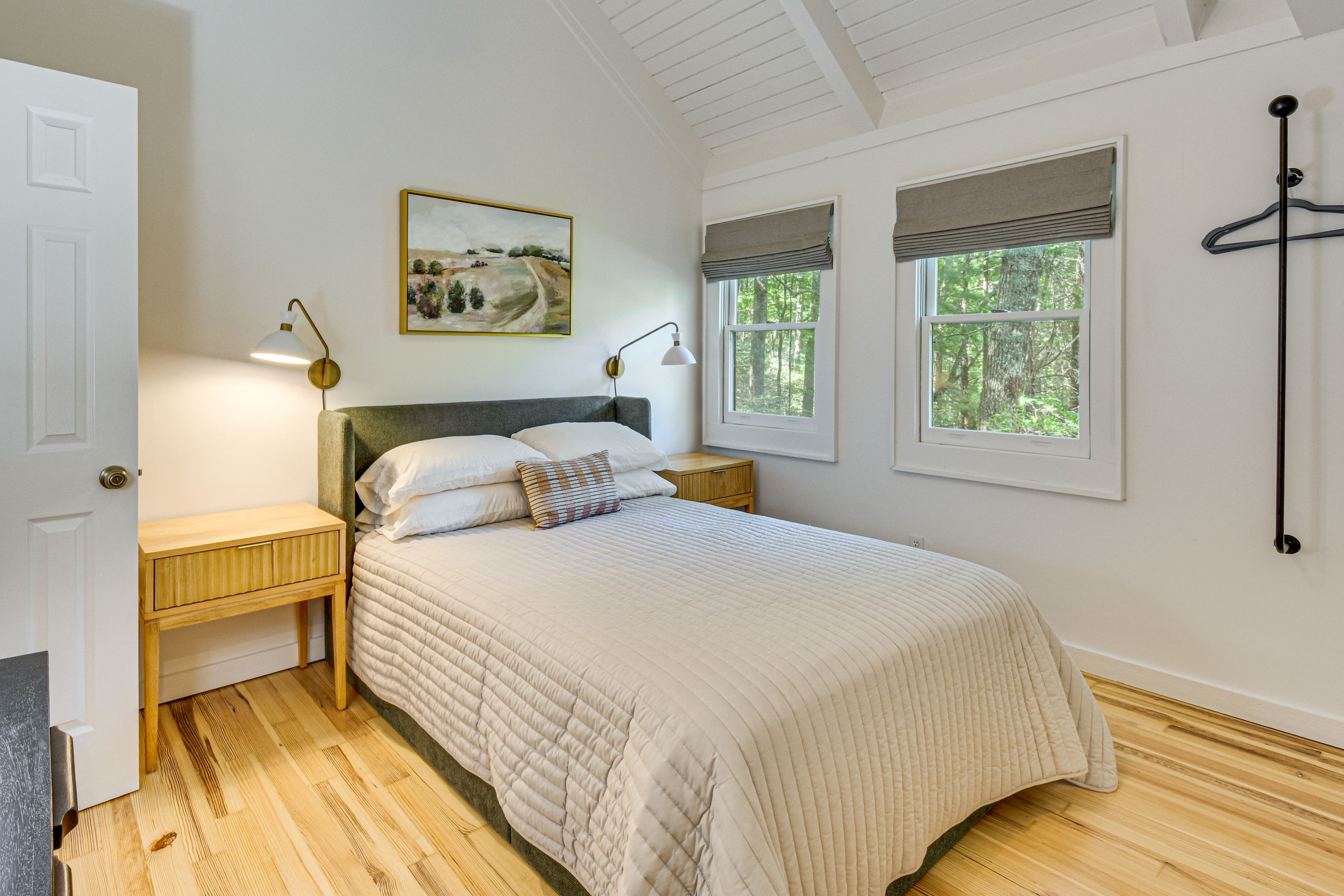 Bedroom 2 | 2nd Floor | Queen Bed