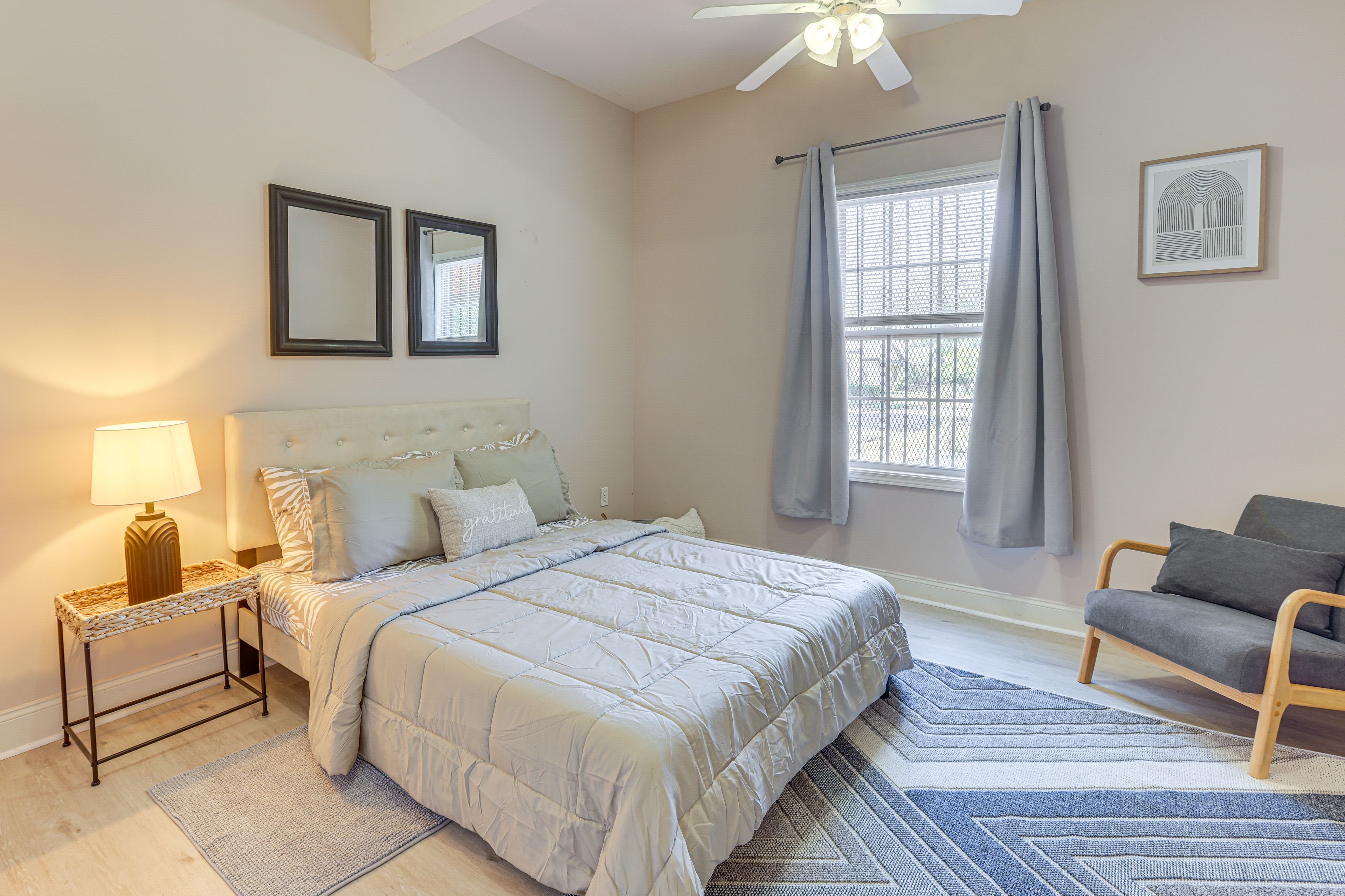 Bedroom | Queen Bed