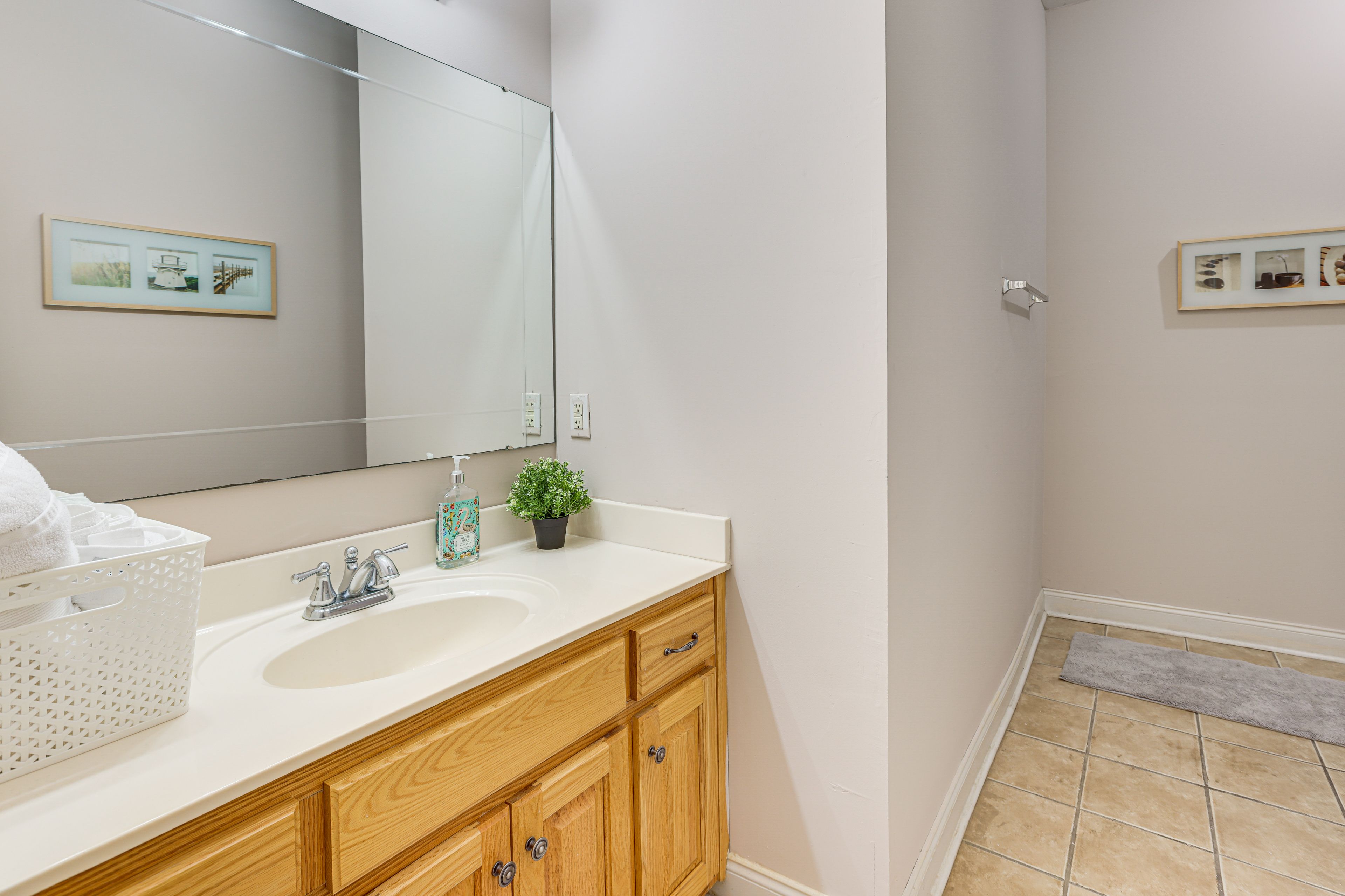 Full Bathroom