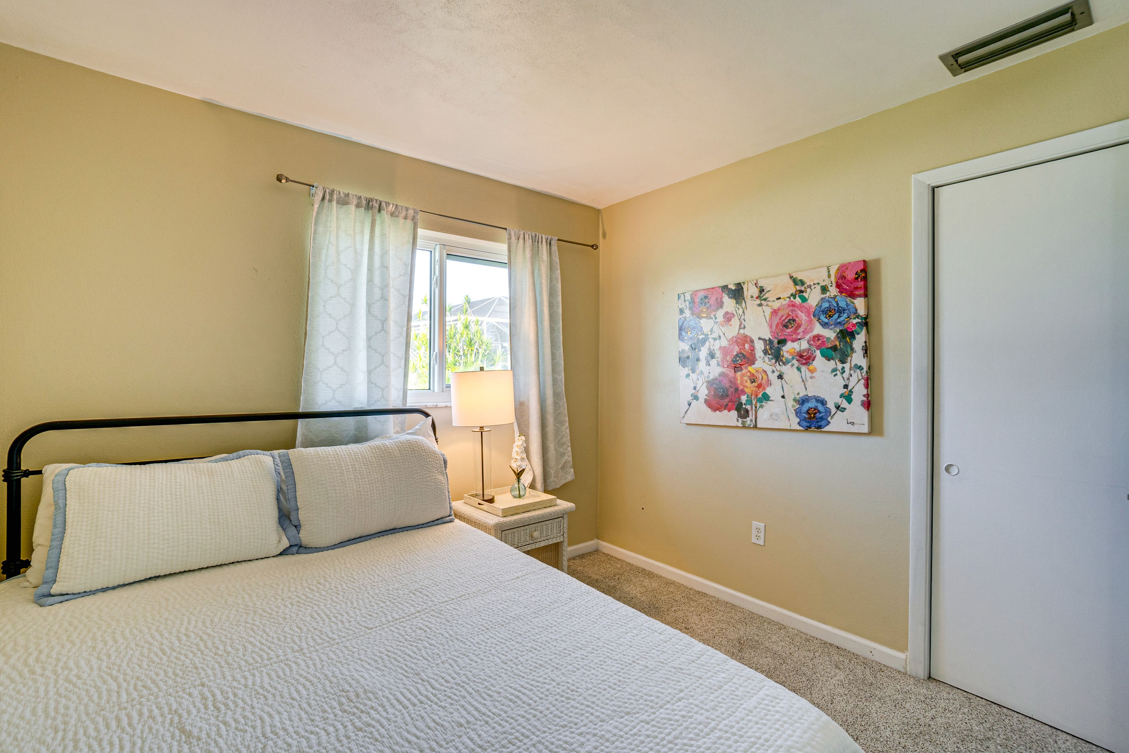 Bedroom 2 | Queen Bed