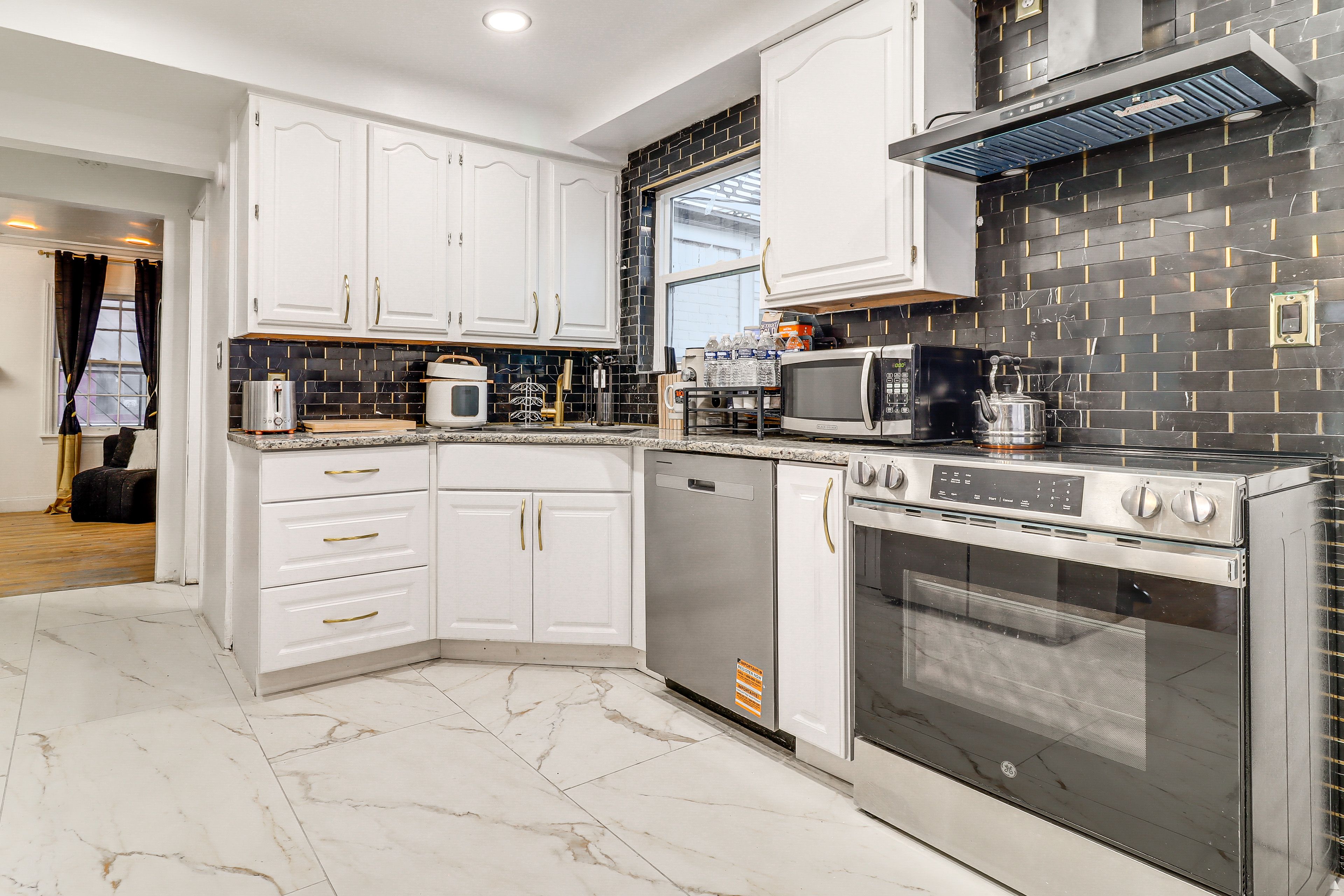 Kitchen | Cooking Basics | Dual Drip & Keurig Coffee Maker | 1st Floor