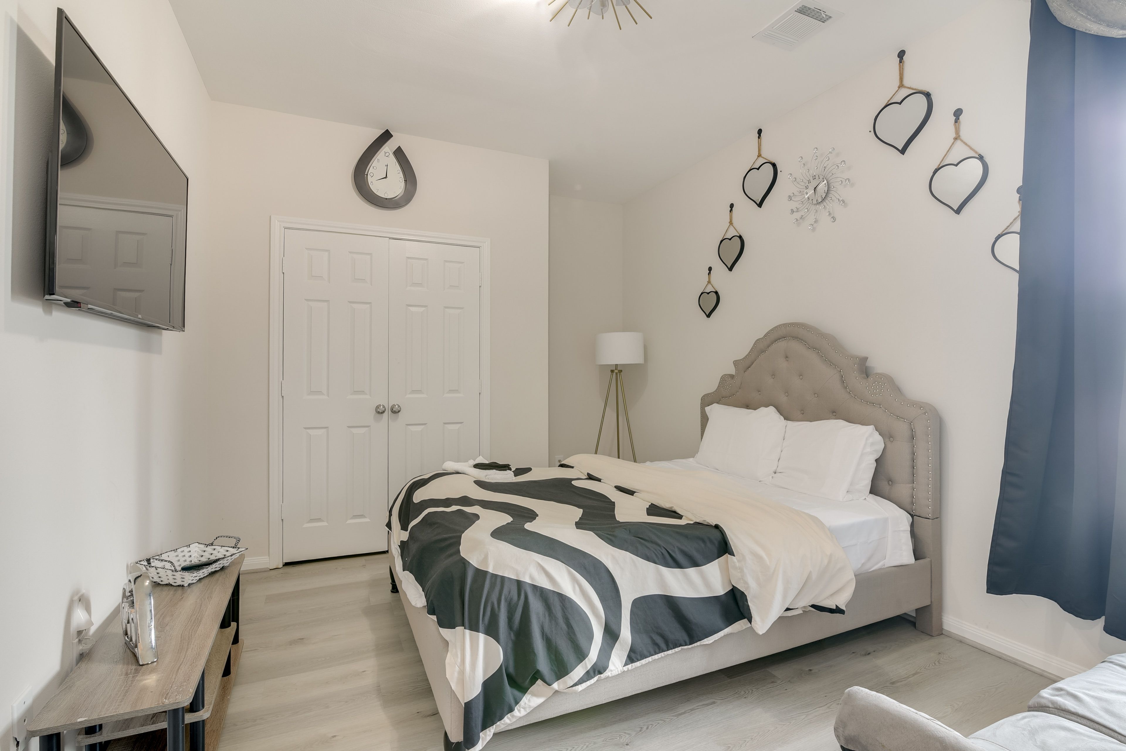 Bedroom 1 | 2nd Floor | Queen Bed | Twin Futon | Smart TV | Linens Provided