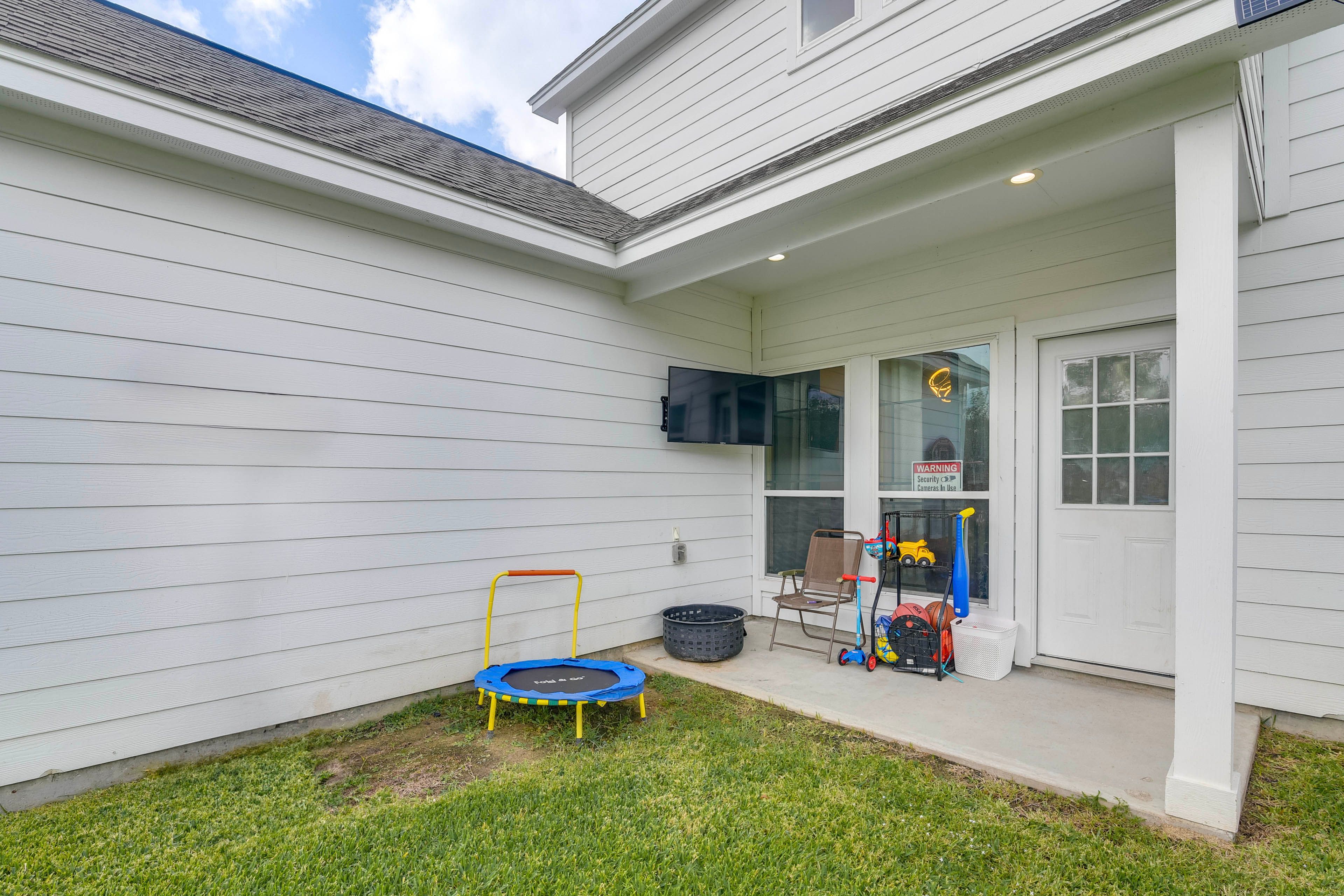 Patio | Smart TV | Kids' Toys