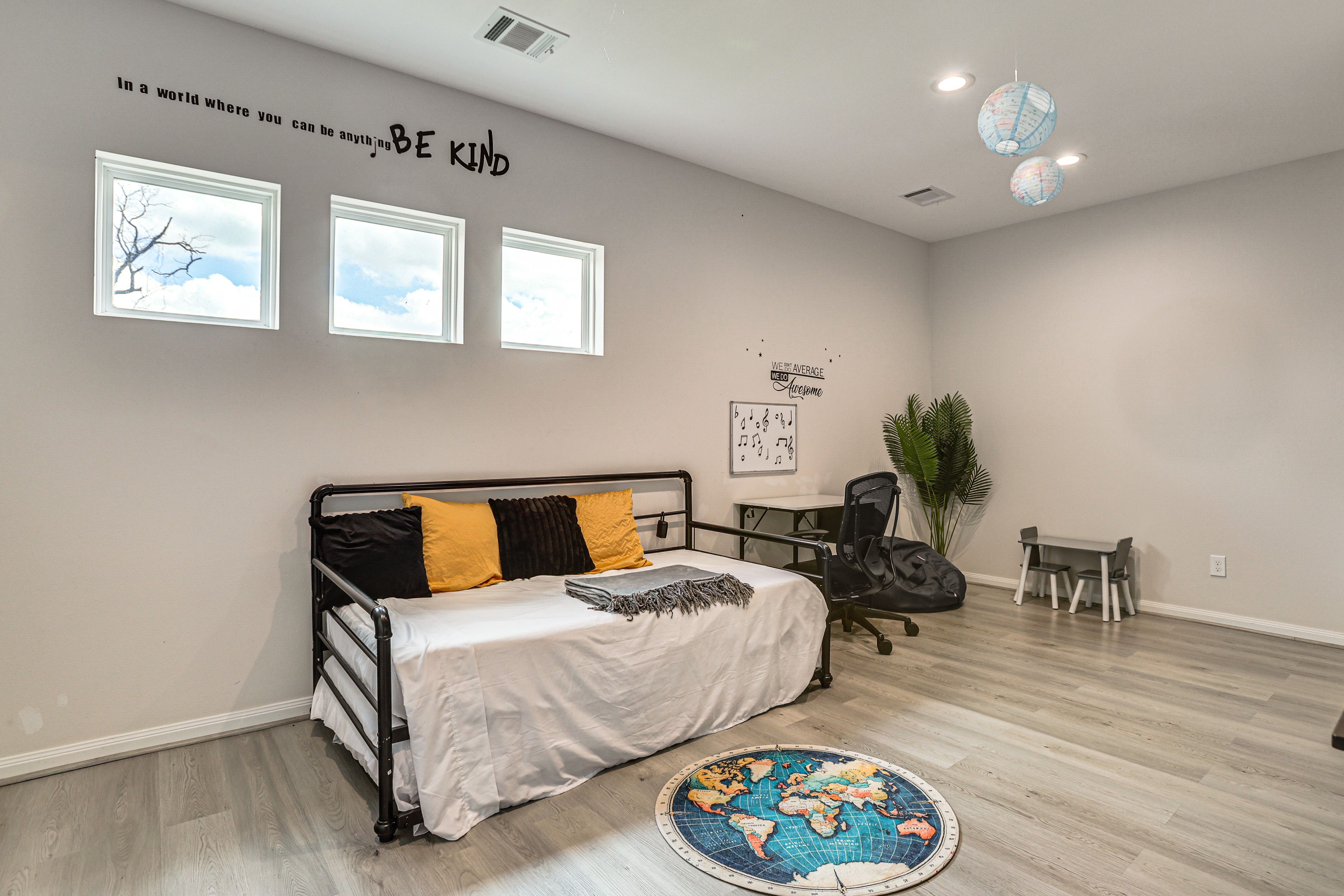 Office Desk | Smart TV | Board Games