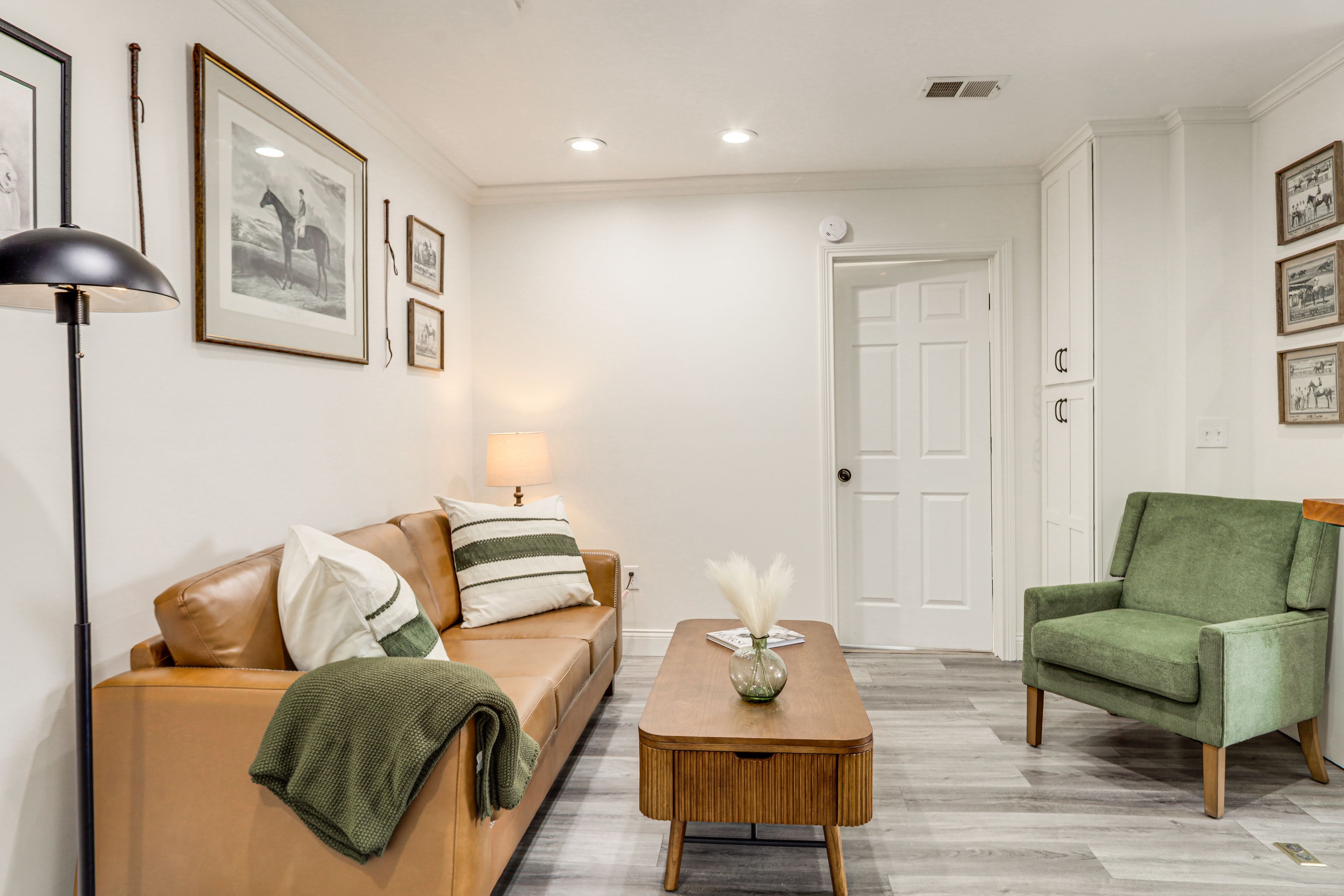 Living Room | Free WiFi | Smart TV