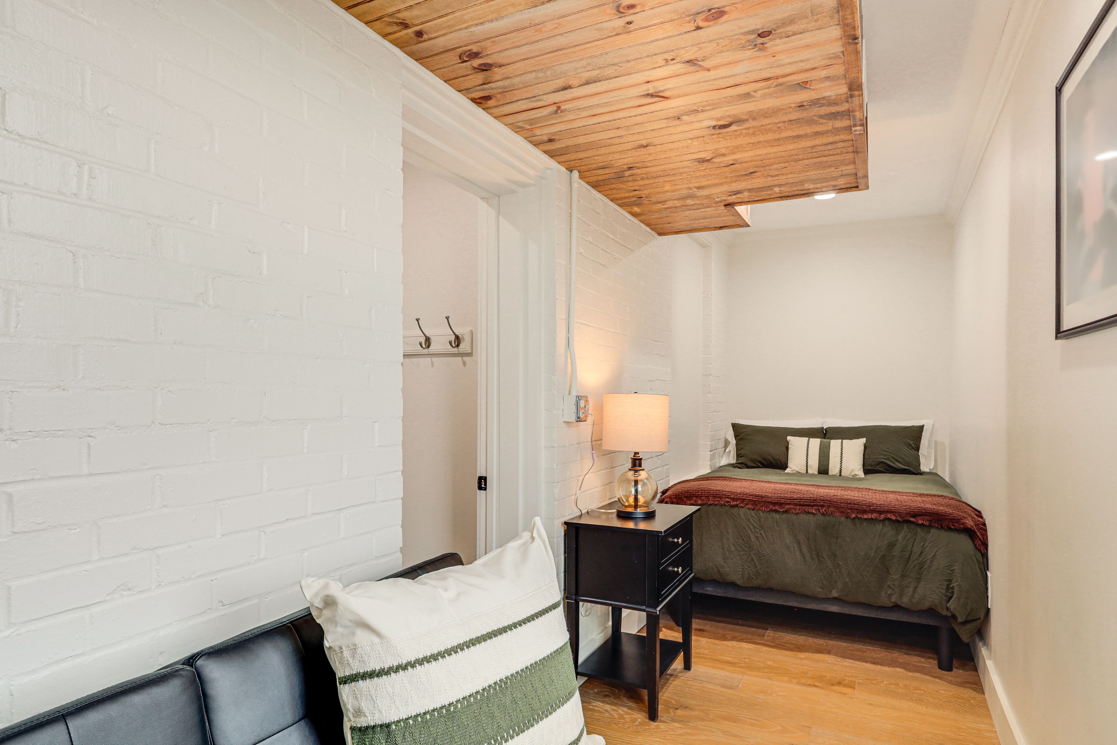 Bedroom 2 | Full Bed