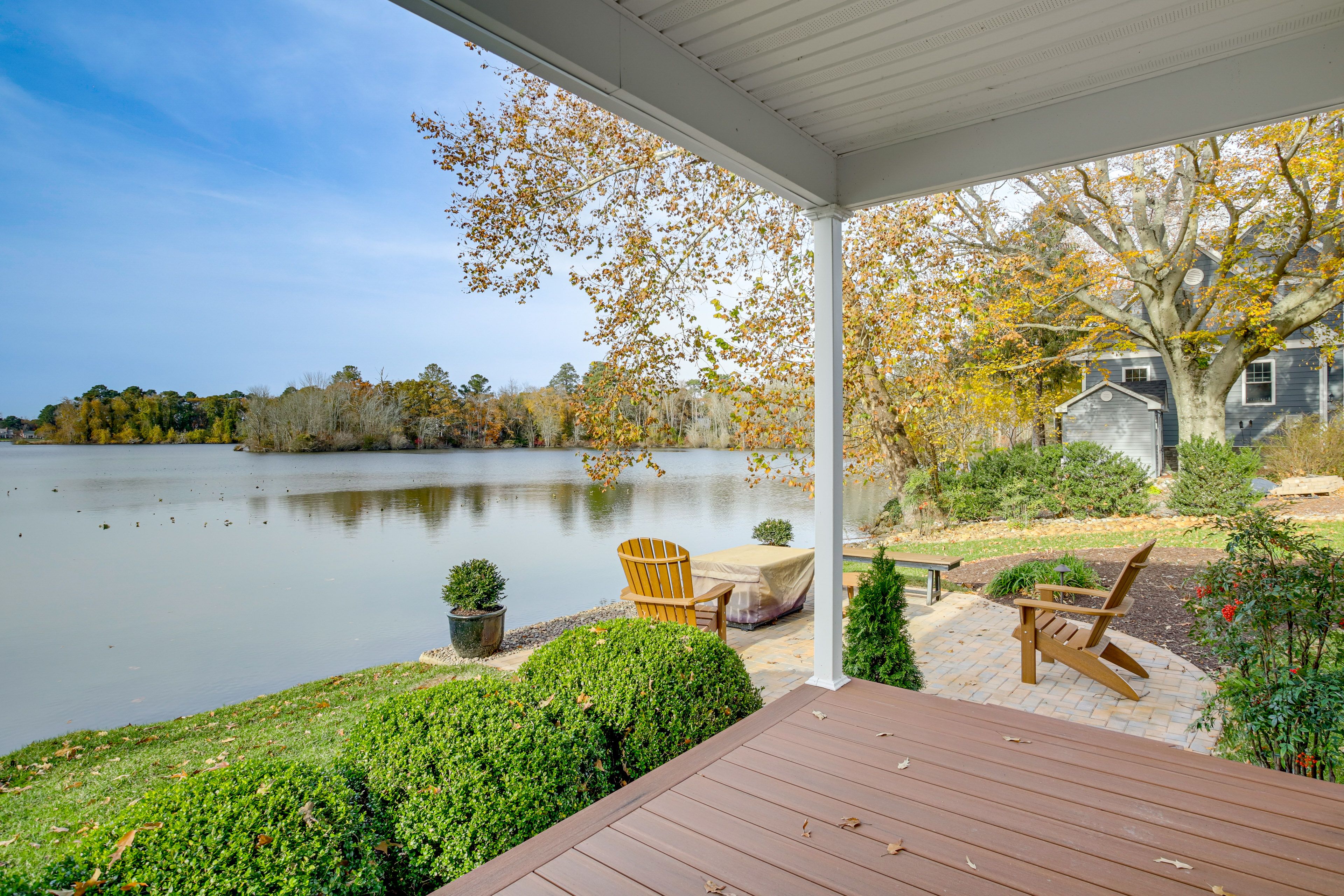 Shared Backyard Area | Gas Fire Pit & Grill