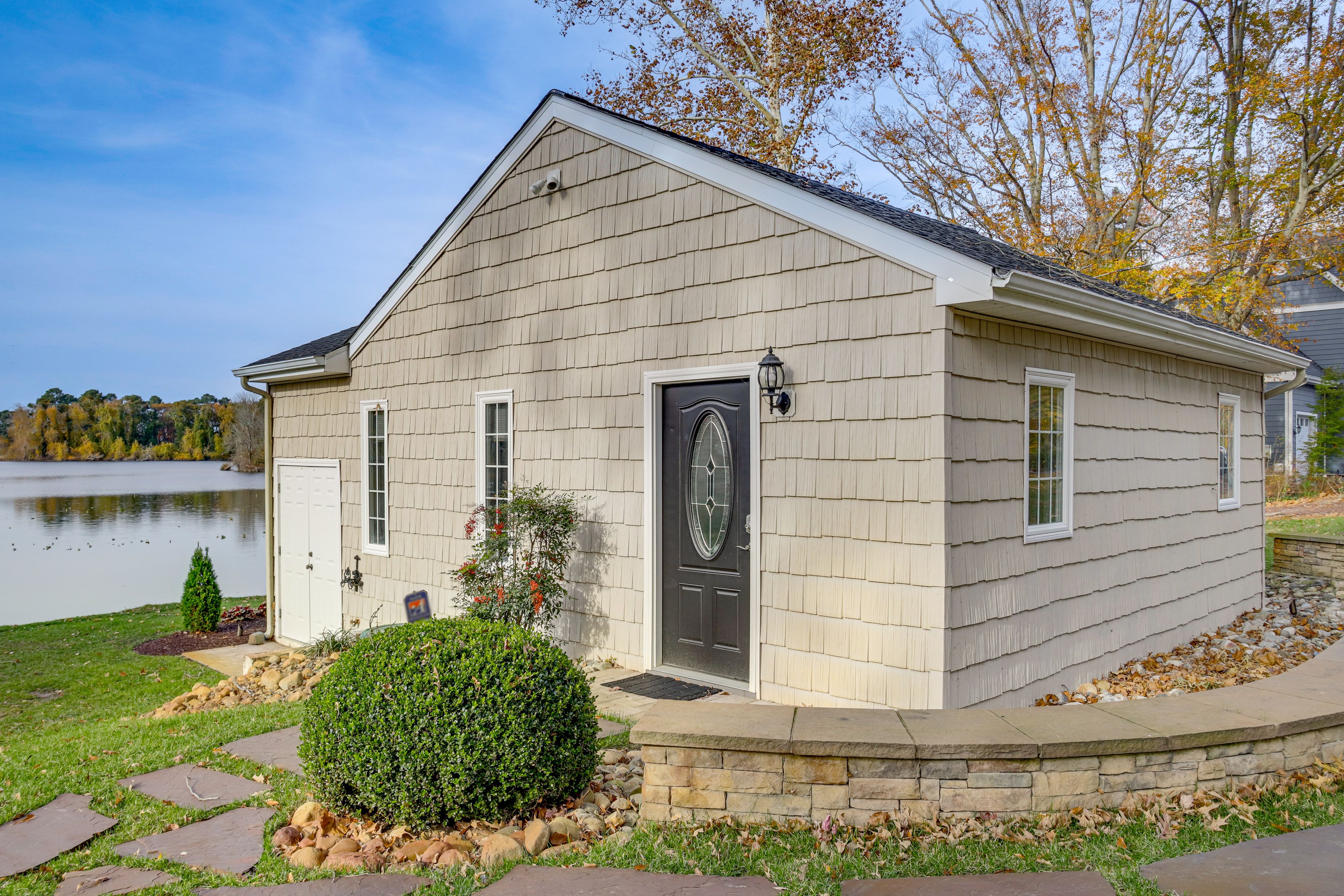 Exterior | Single-Story Studio