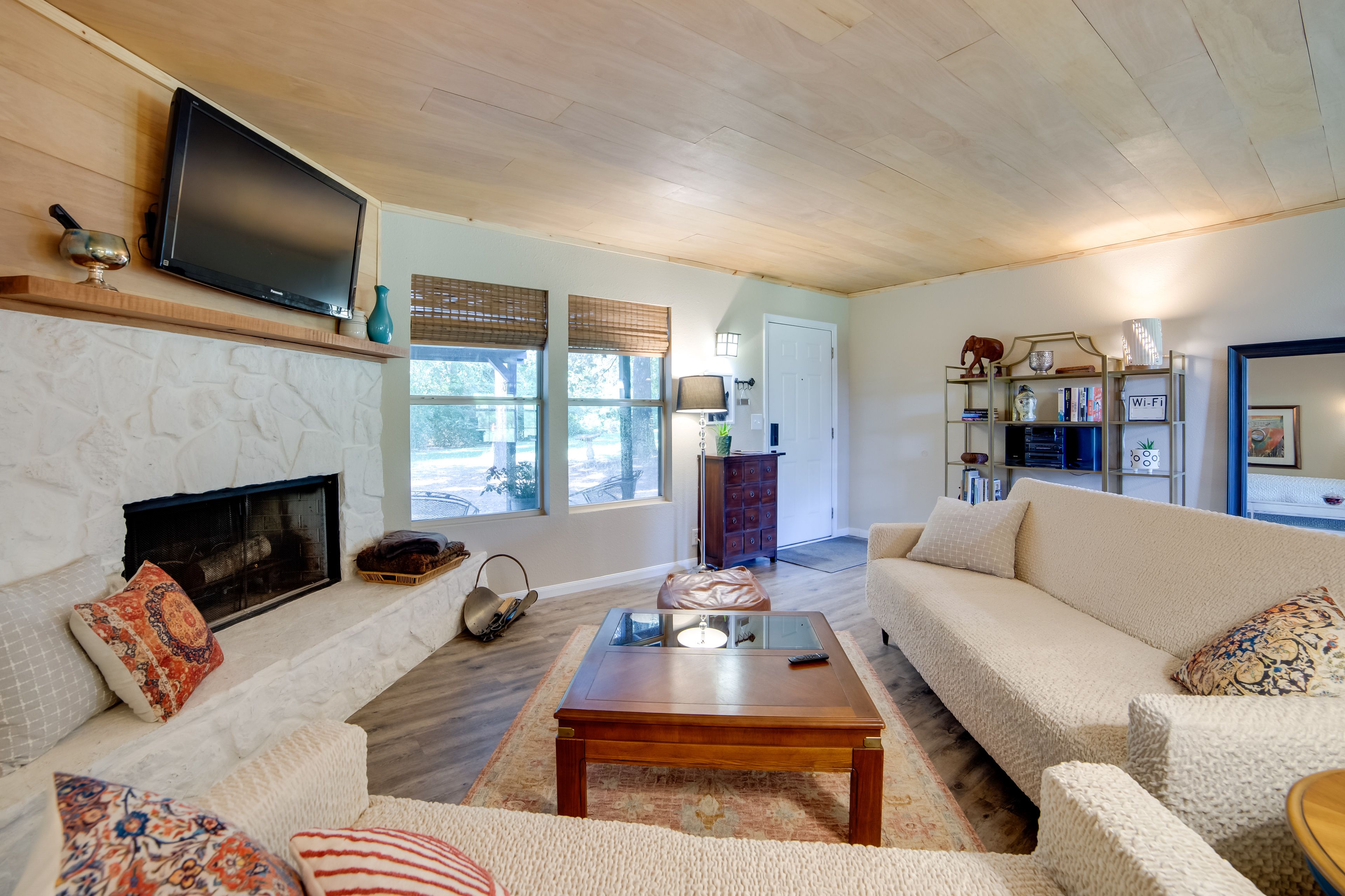 Winnsboro Vacation Rental | 2BR | 2BA | 1,000 Sq Ft | Threshold Step Required