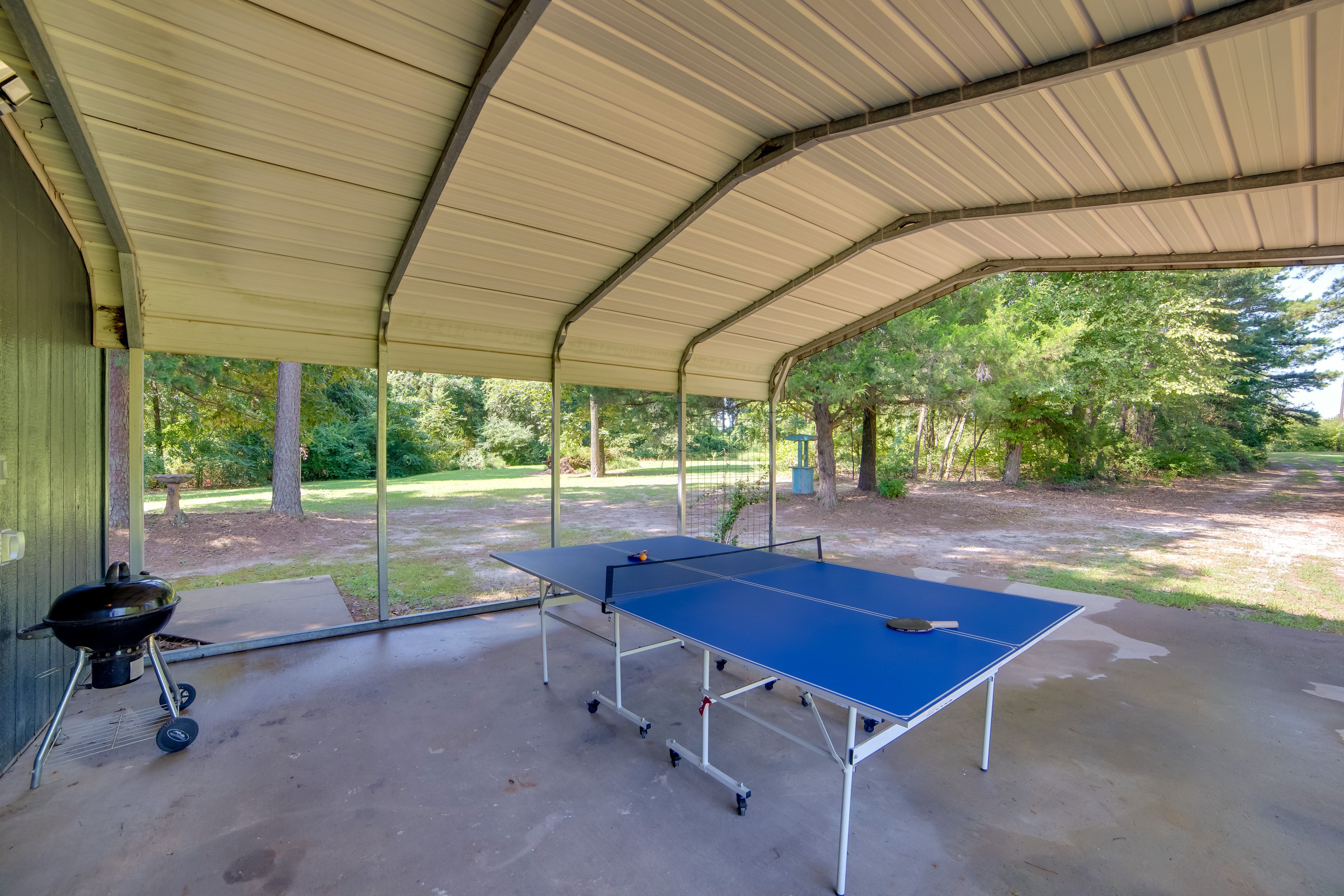 Covered Patio | Charcoal Grill | Ping-Pong Table