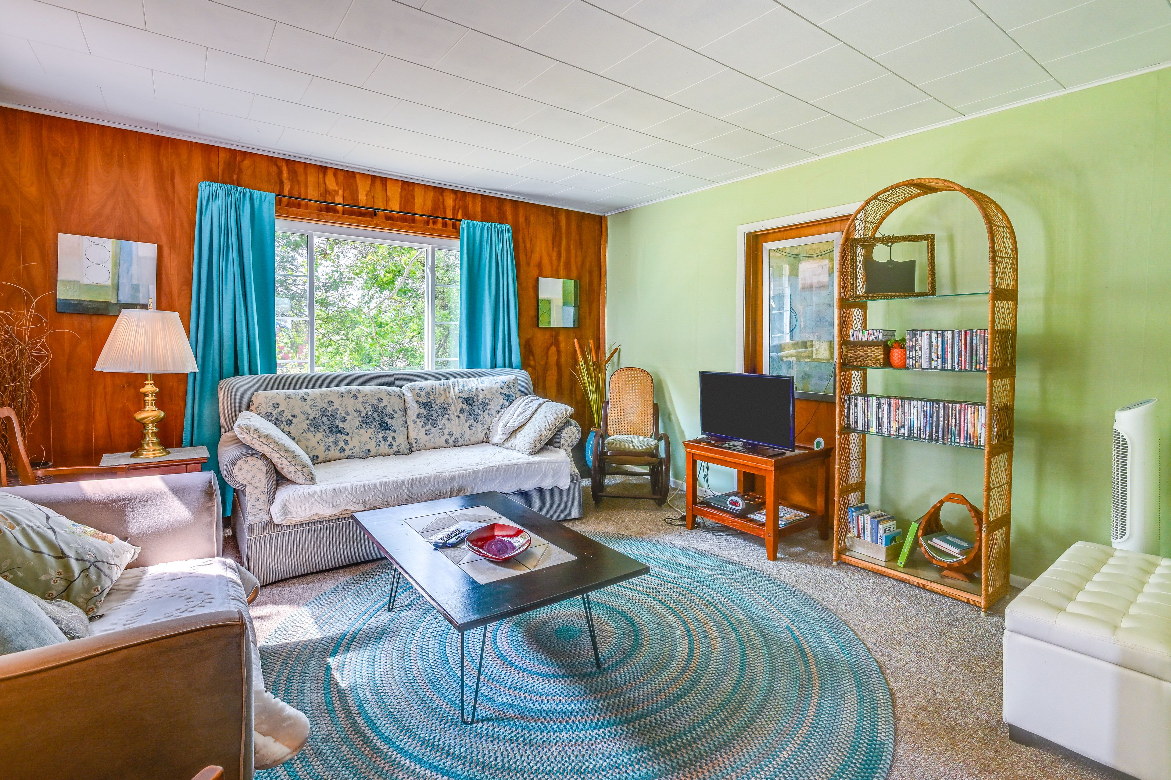 Living Room | DVDs | Free WiFi