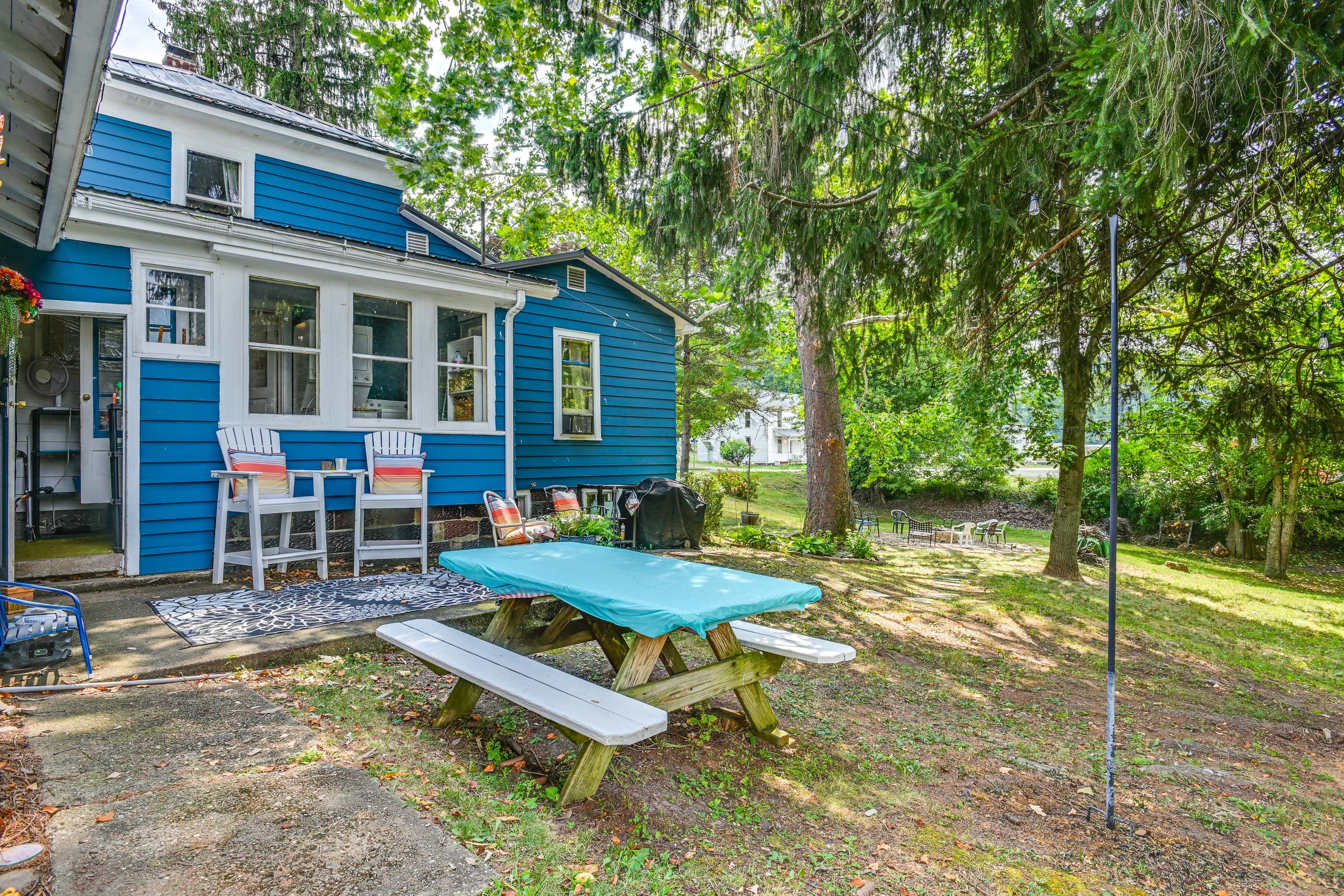 Dellroy Vacation Rental | 3BR | 2BA | 1,400 Sq Ft | Stairs Required