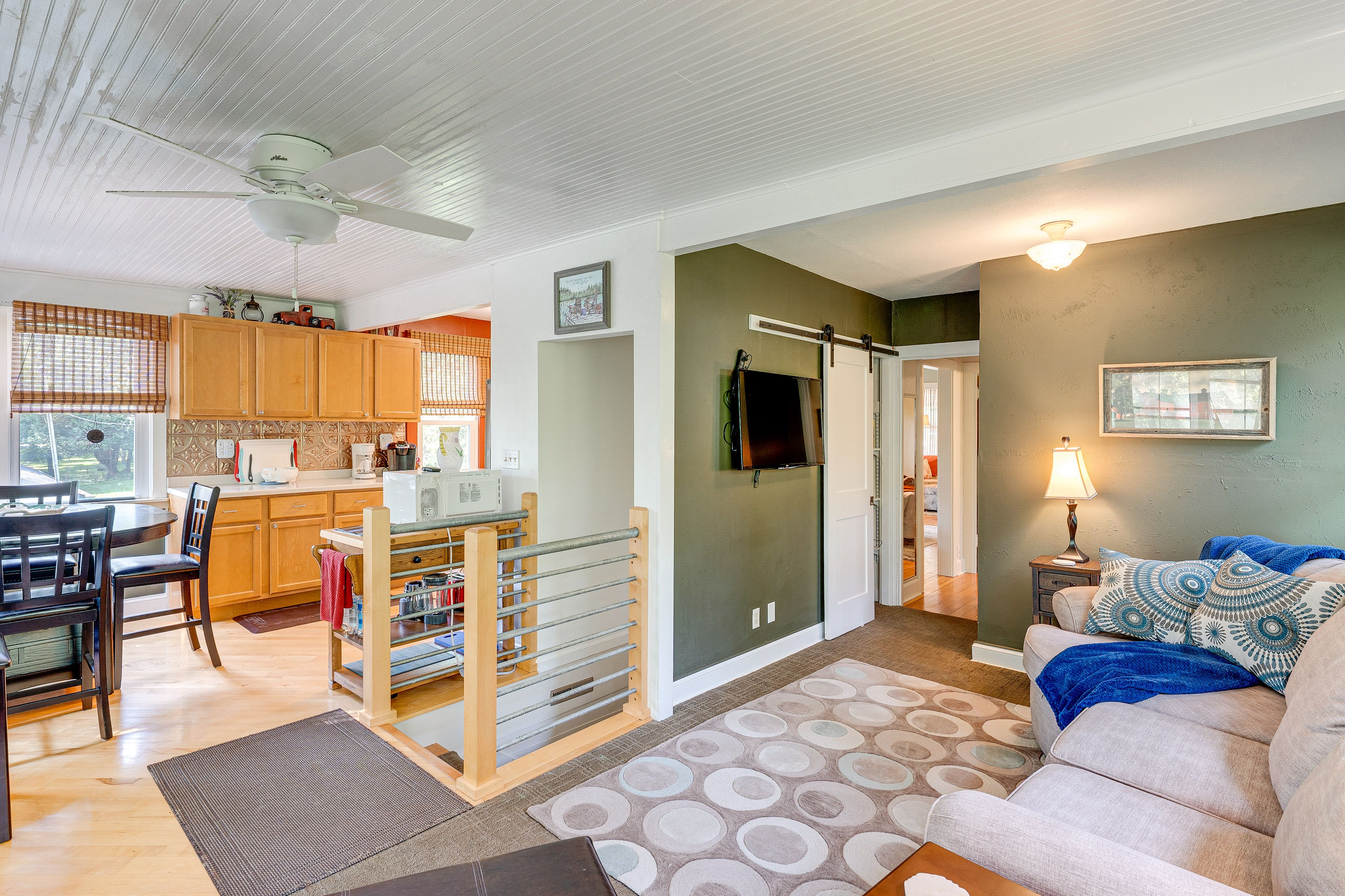 Sitting Area | 1st Floor