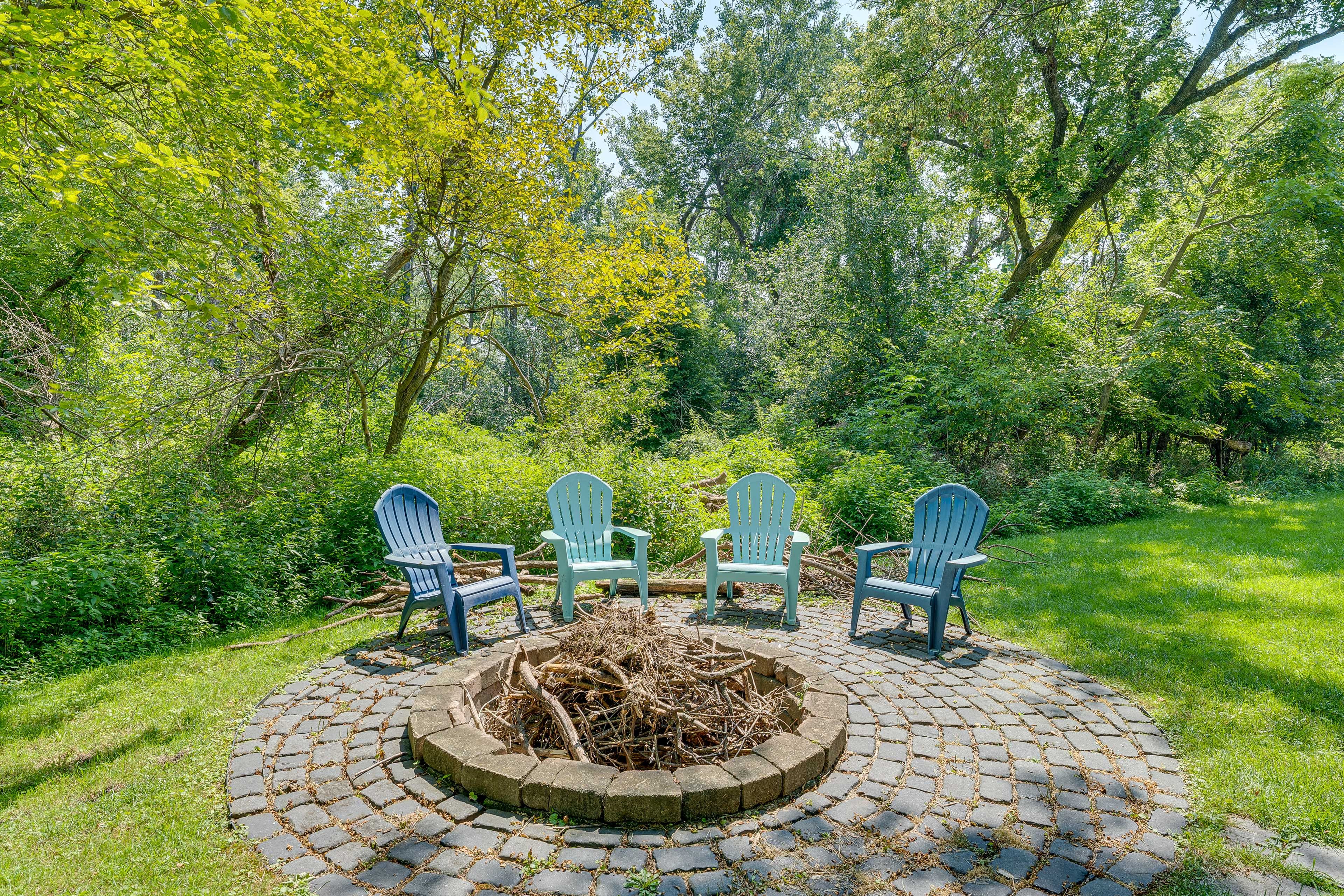 Fire Pit | Outdoor Seating