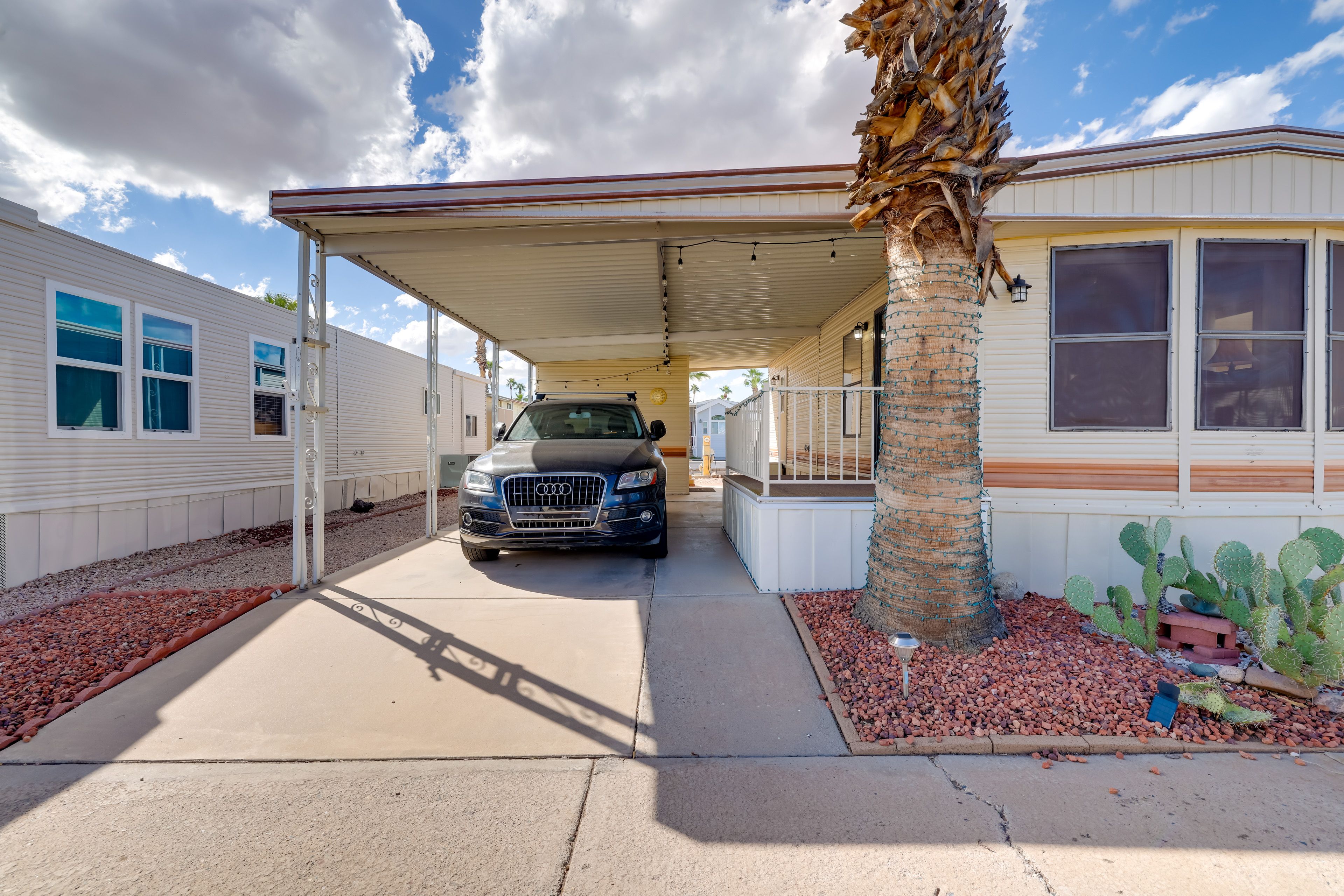 Parking | Driveway (4 Vehicles) | Guest Parking | Street Parking