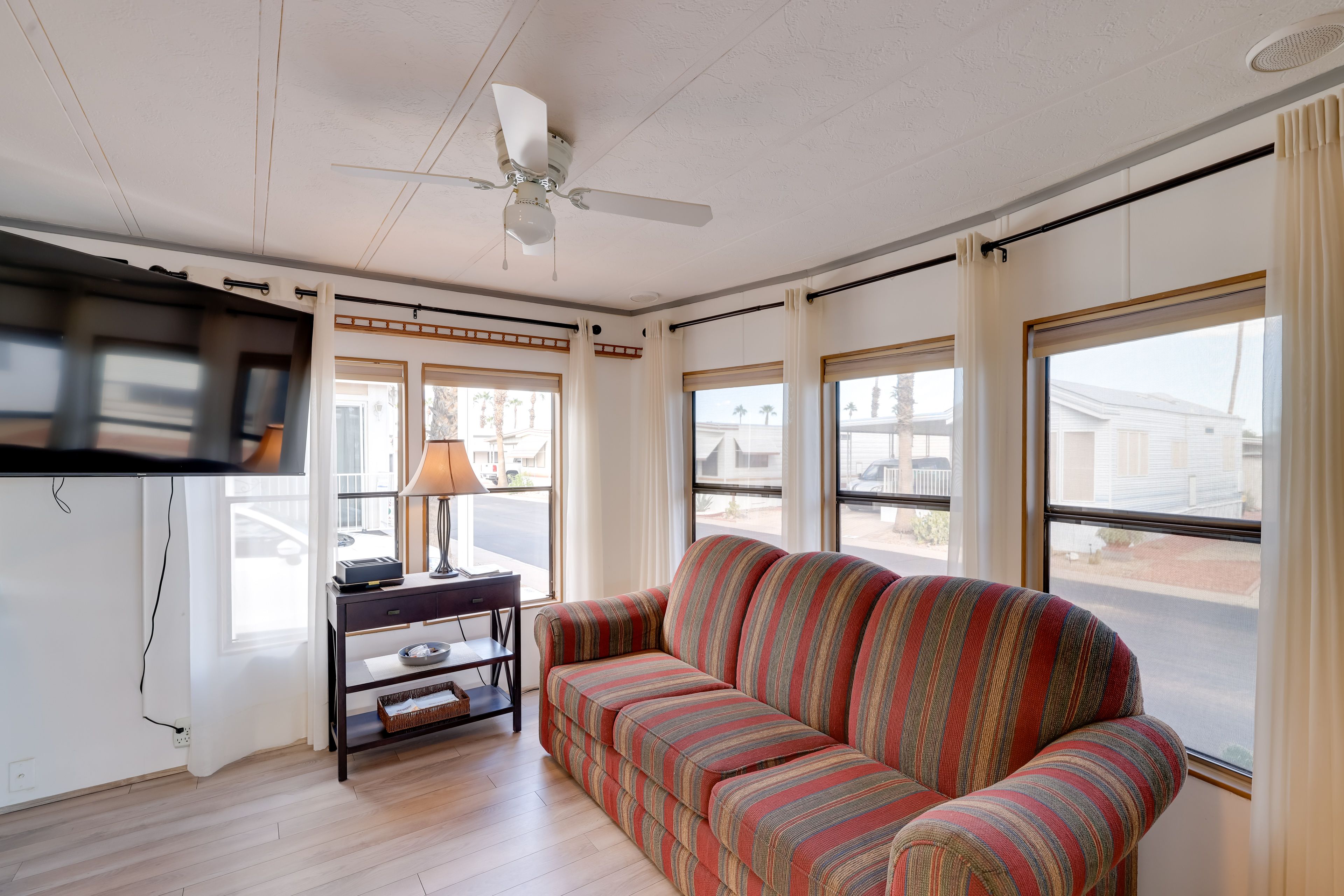 Living Room | Queen Sleeper Sofa | Free WiFi | Central A/C & Heat
