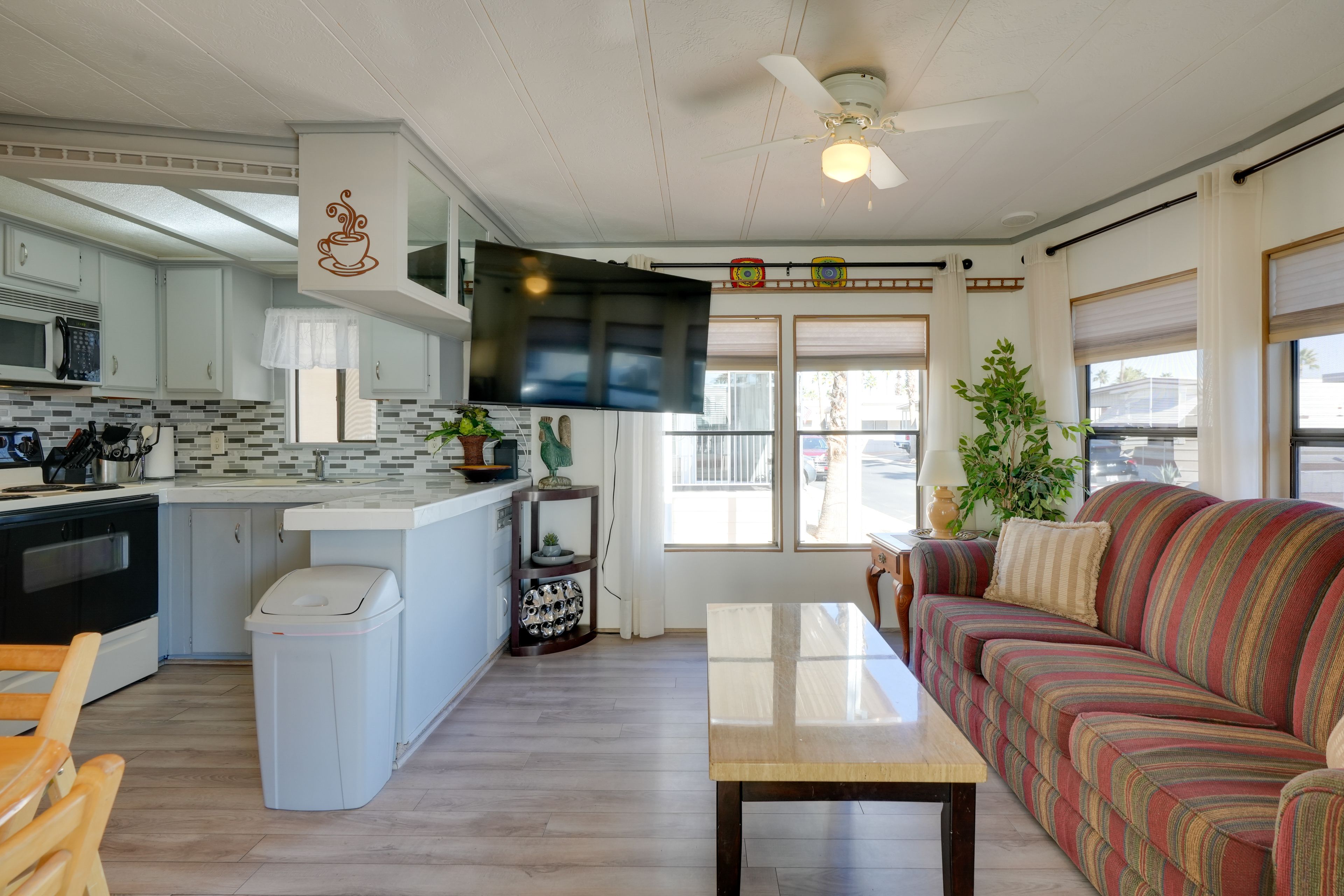 Living Room | Queen Sleeper Sofa | Free WiFi | Central A/C & Heat