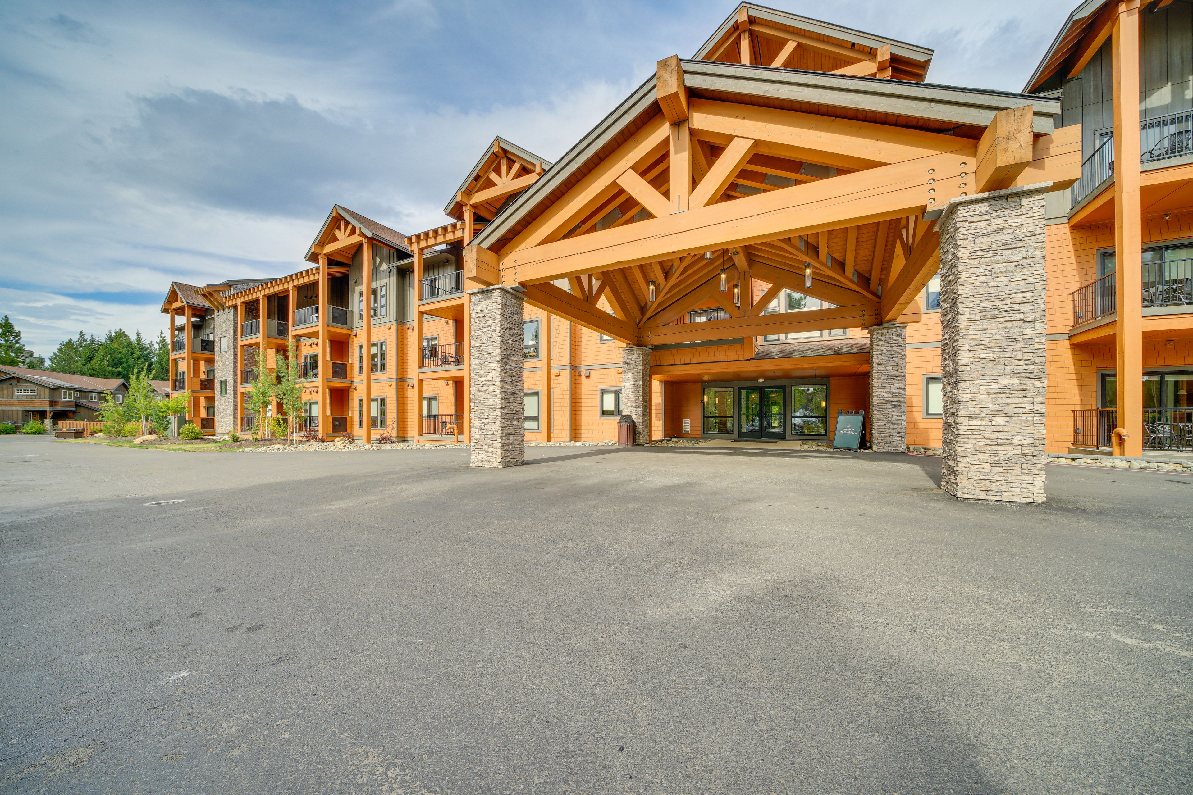 Parking | Community Lot (First-Come, First-Served)