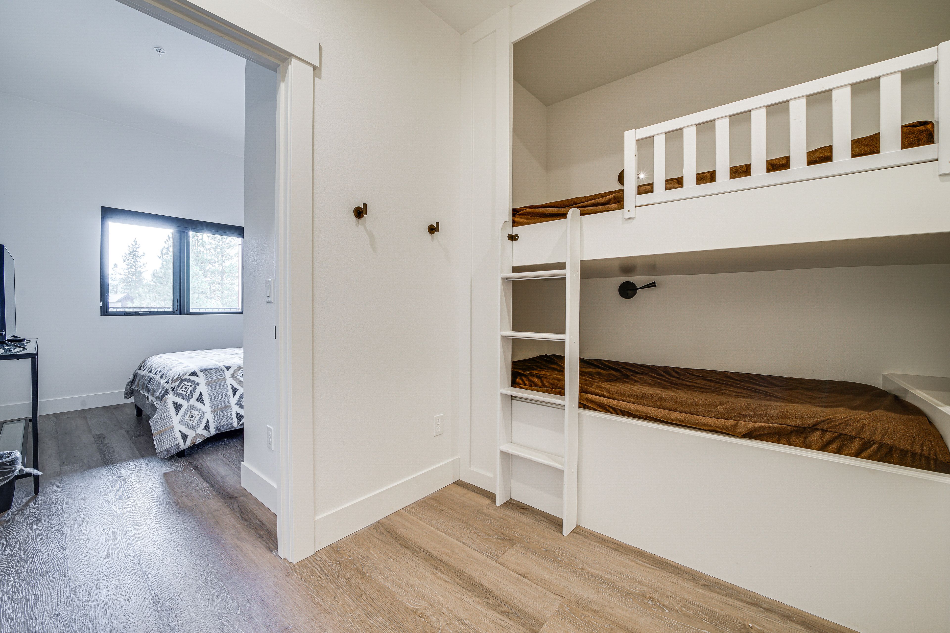 Sleeping Nook | Twin Bunk Bed