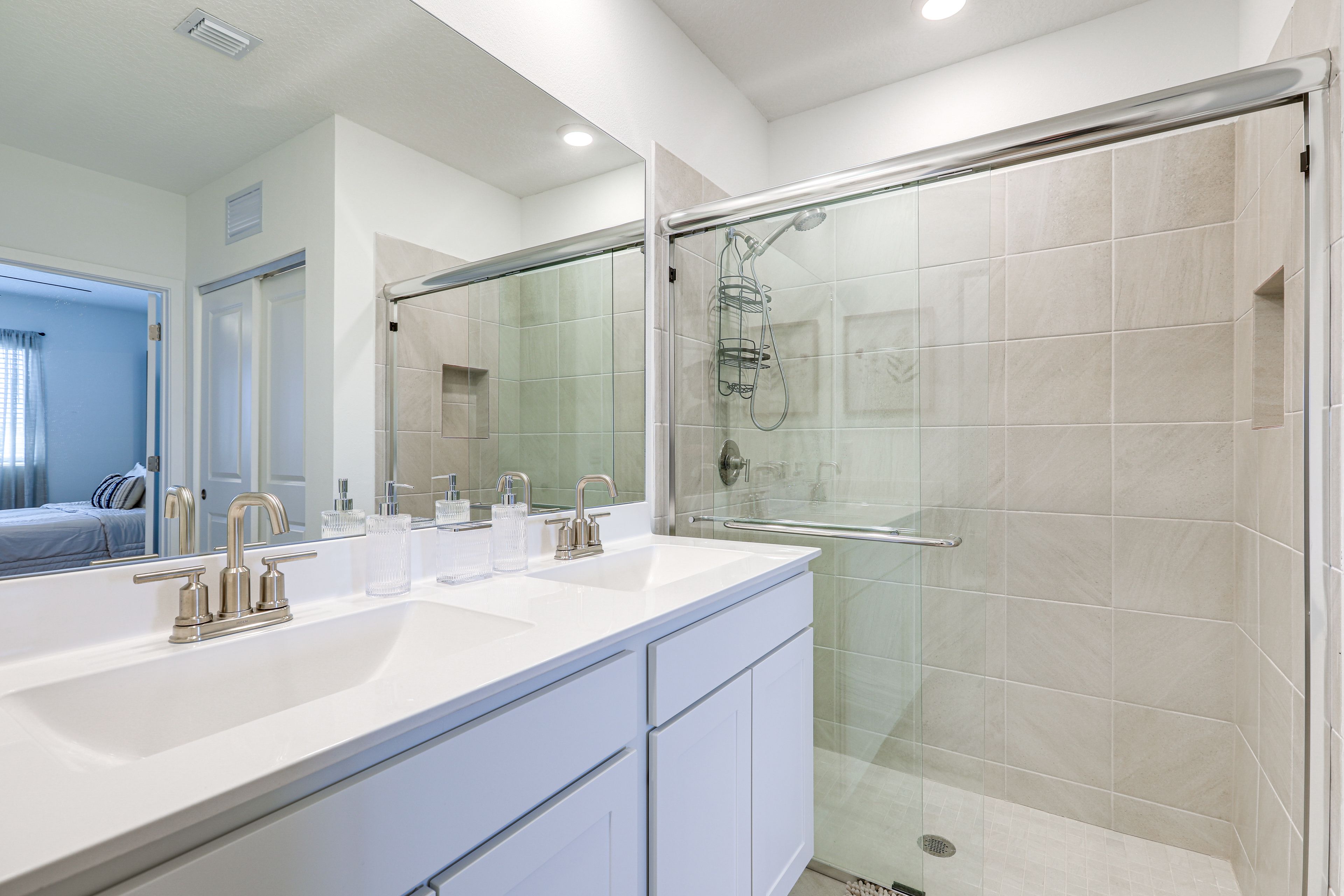 Full Bathroom | 2nd Floor