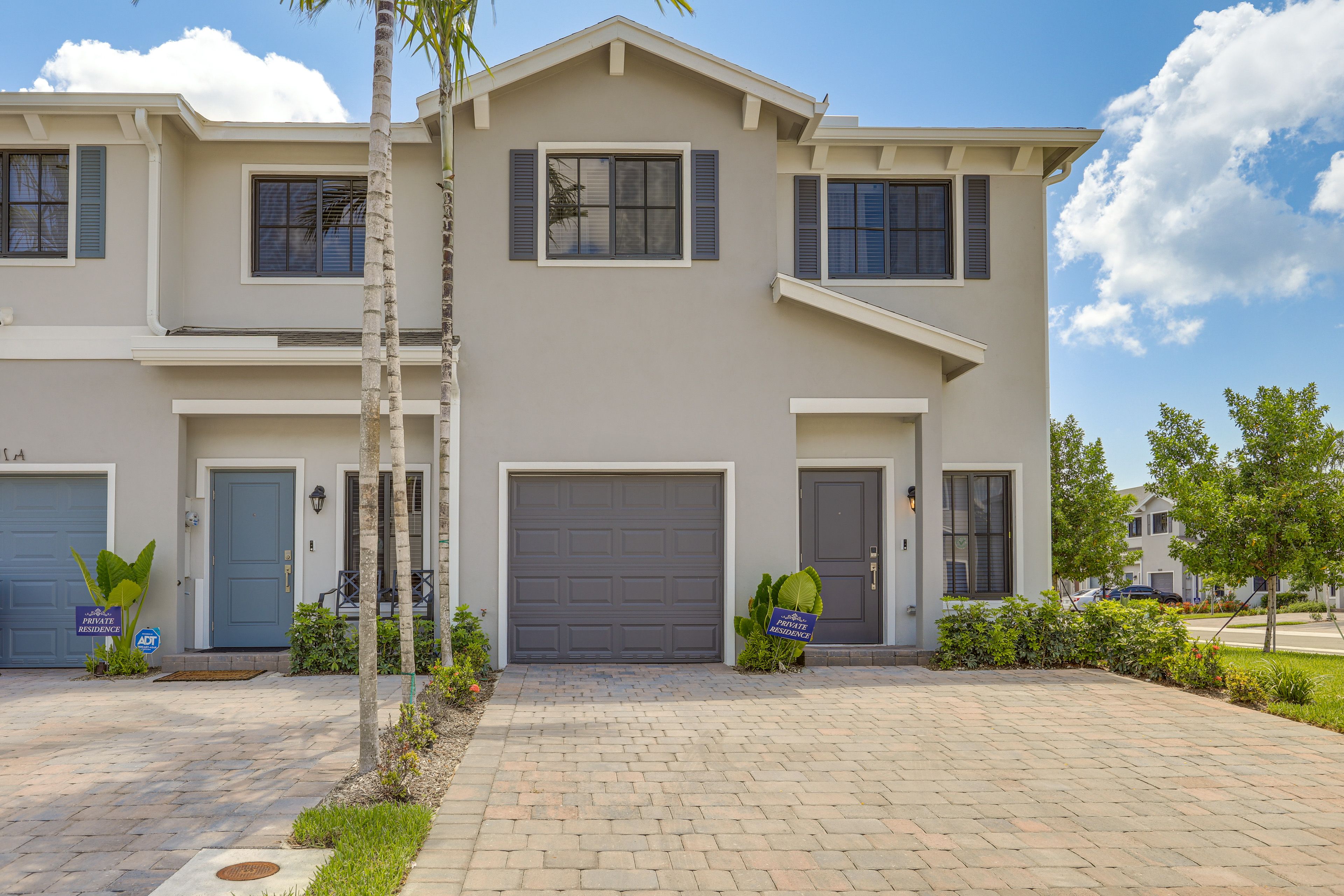Parking | Driveway (2 Vehicles) | Garage (1 Vehicle)