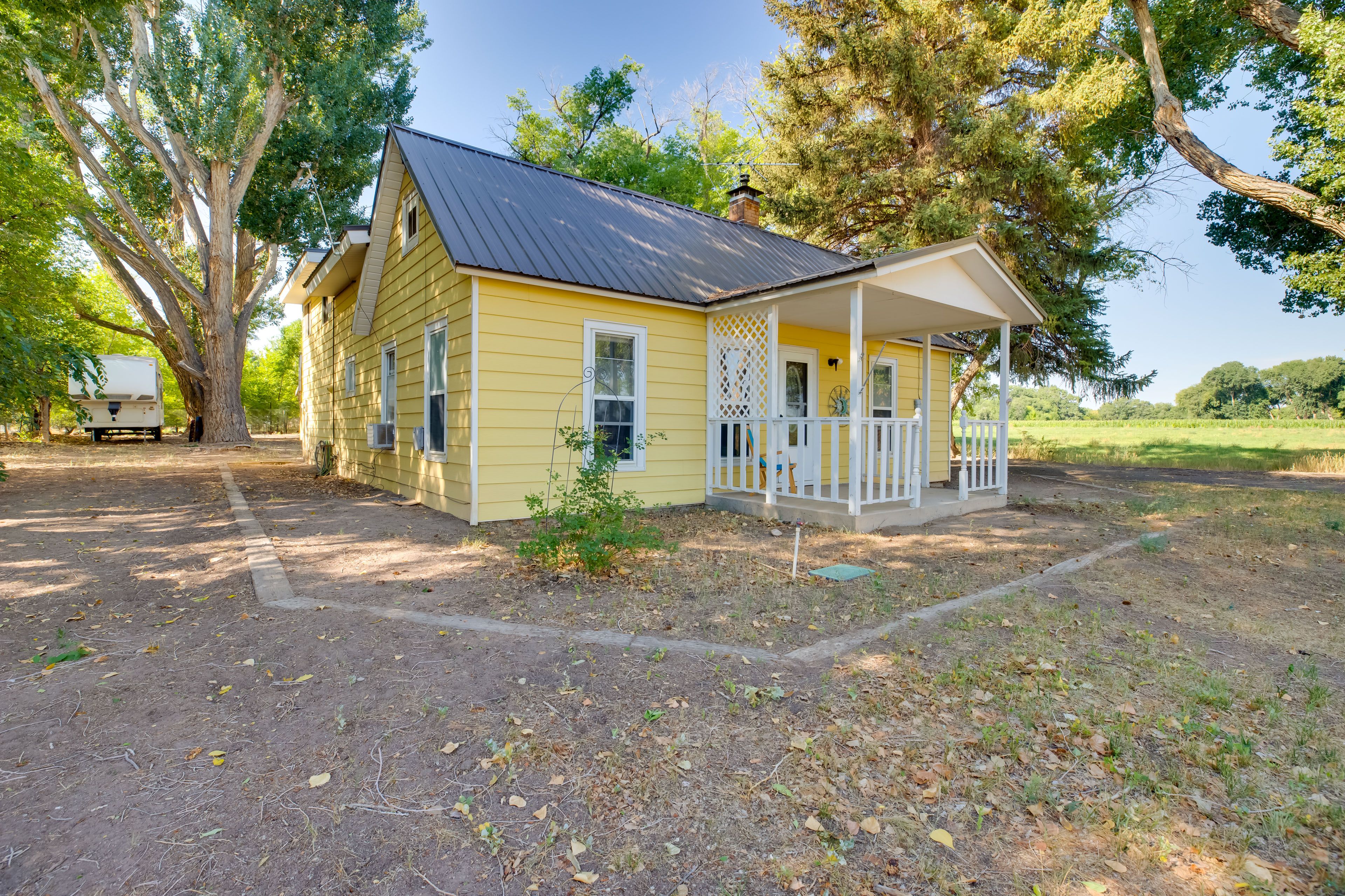 Parking | Detached Garage (3 Vehicles) | Driveway (2 Vehicles)